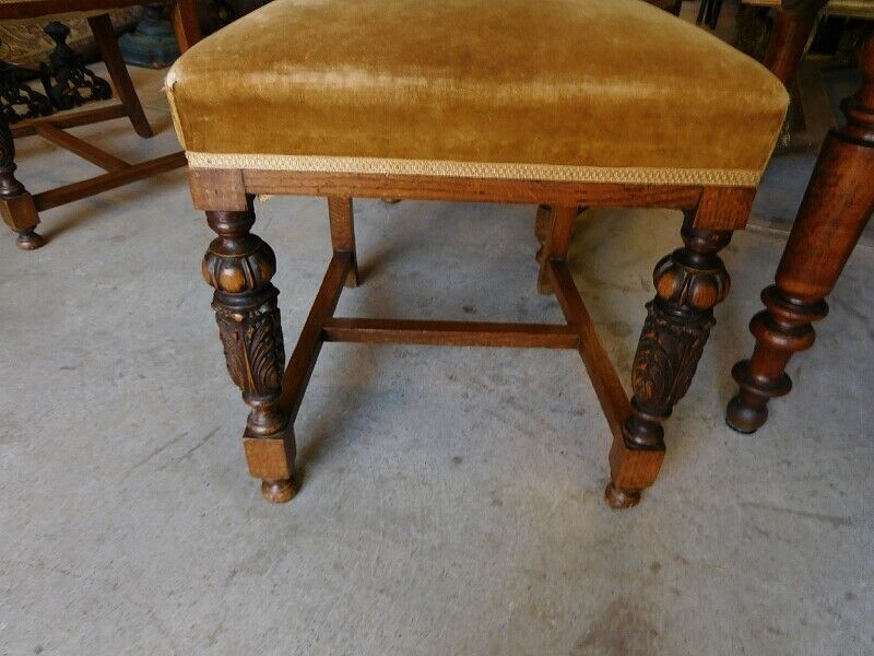 Series of 4 solid oak chairs from the end of the 19th century