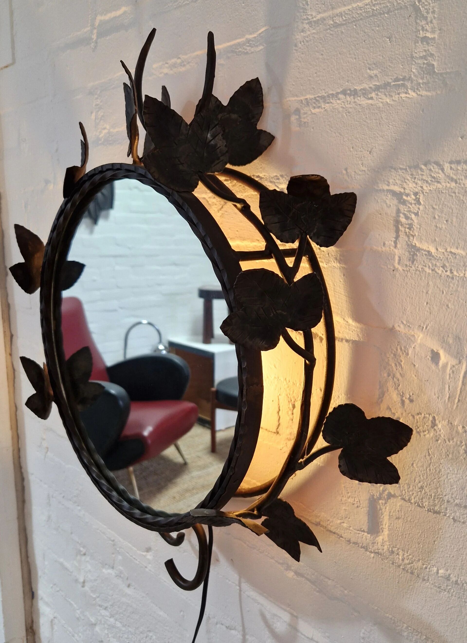 Miroir en fer forgé rétroéclairé en forme de feuille, France, années 1960