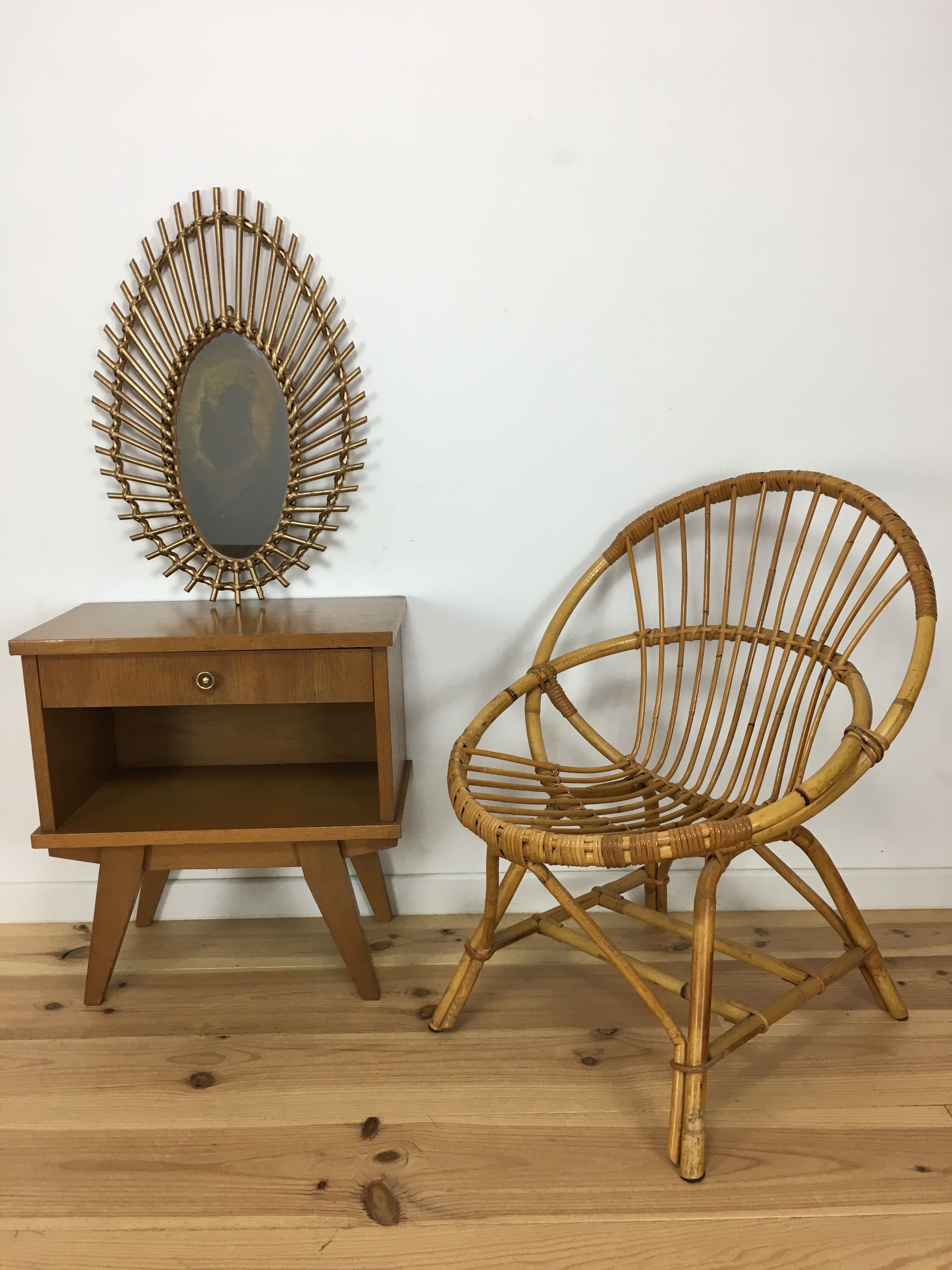 Mirror sun rattan 61 x 42 cm painted golden
