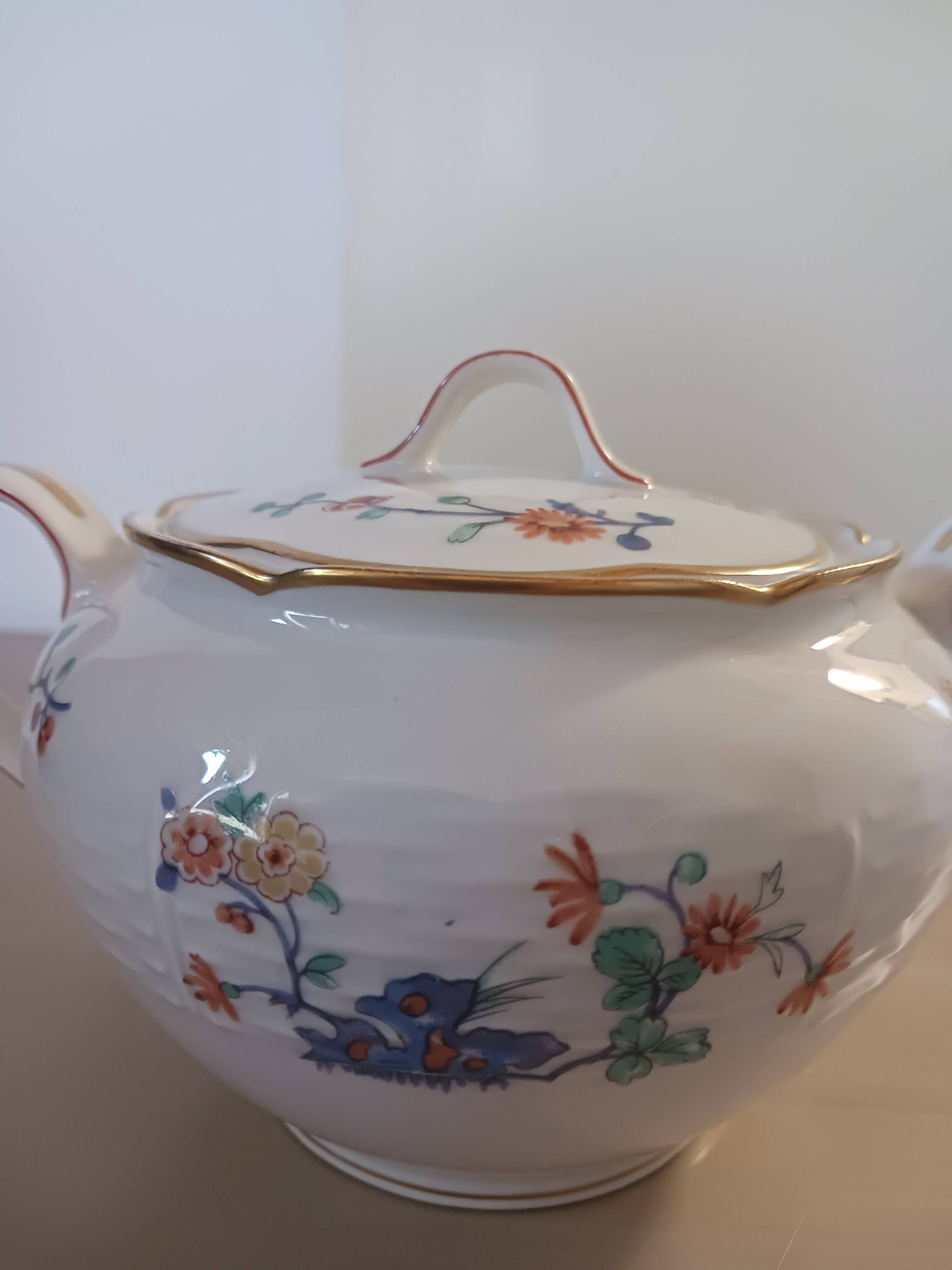 Sucrier en porcelaine Théodore Haviland Paris .