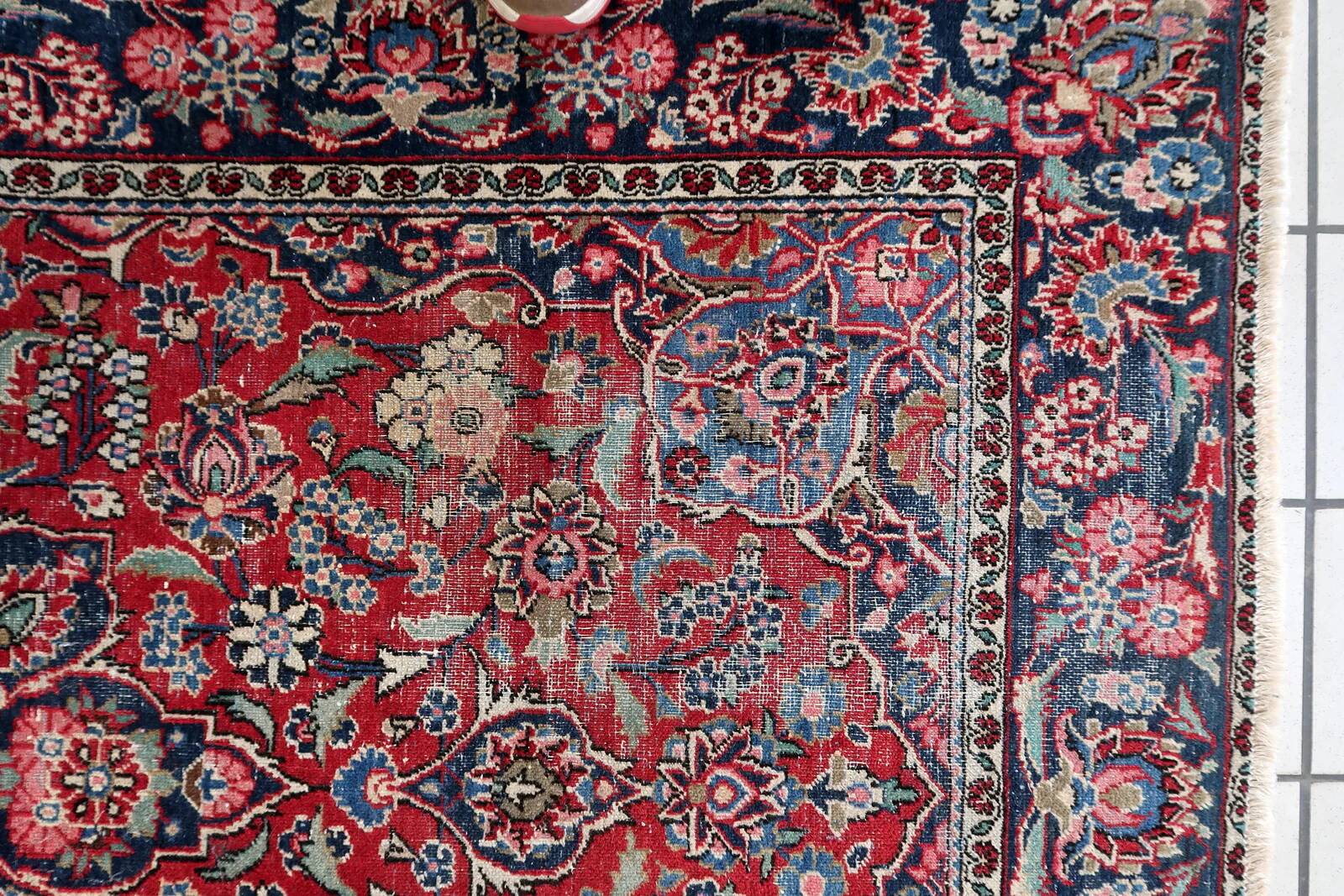 Handmade 1920s Persian Kashan rug 134 x 208 cm - deep ruby & indigo (1C1194)