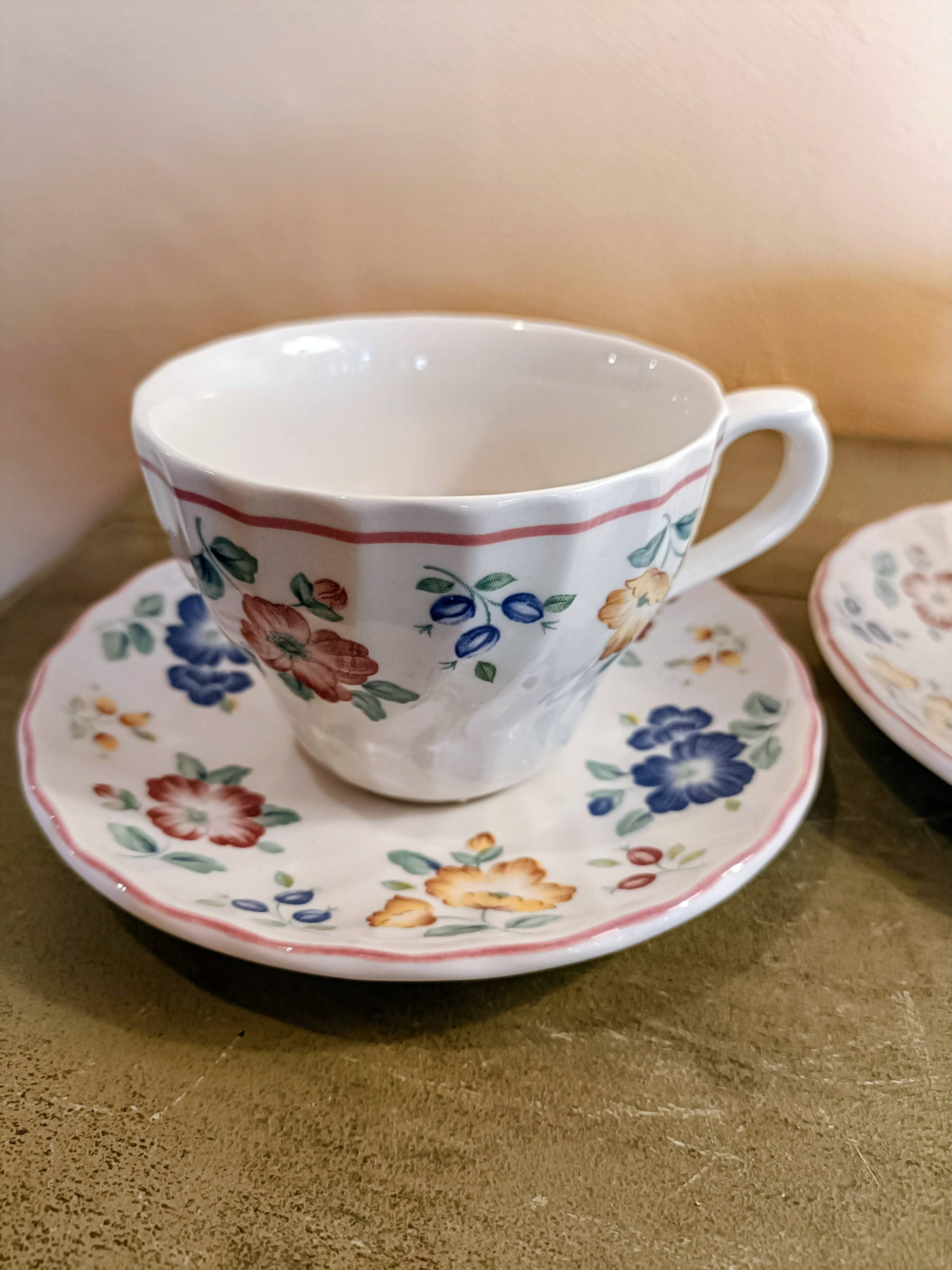 2 tea or coffee cups with saucers Churchill Staffordshire