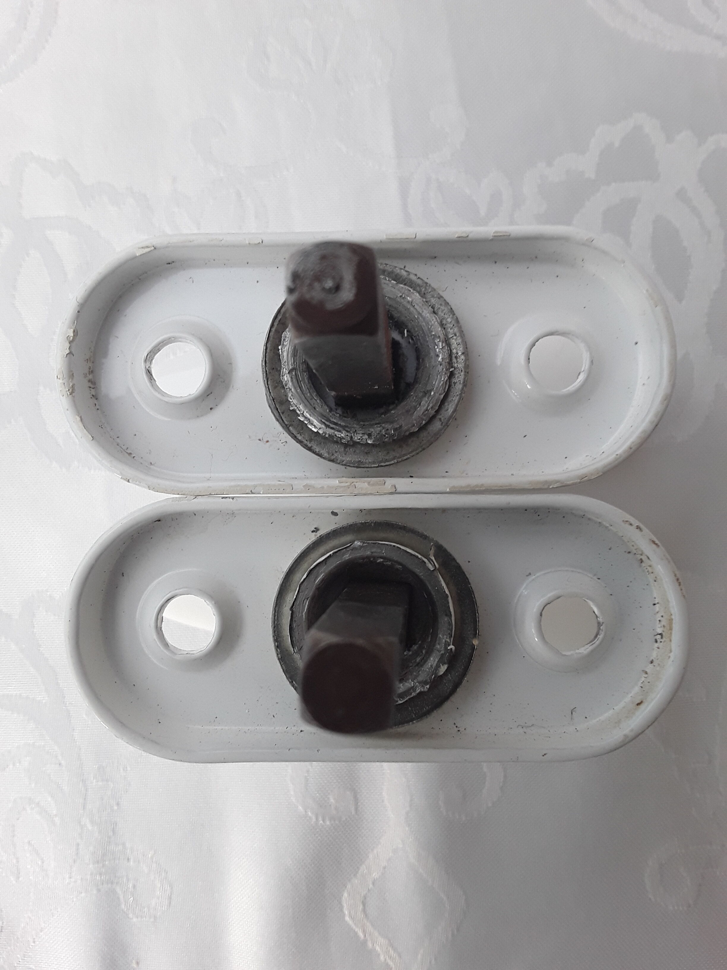 Set of 2 porcelain handles