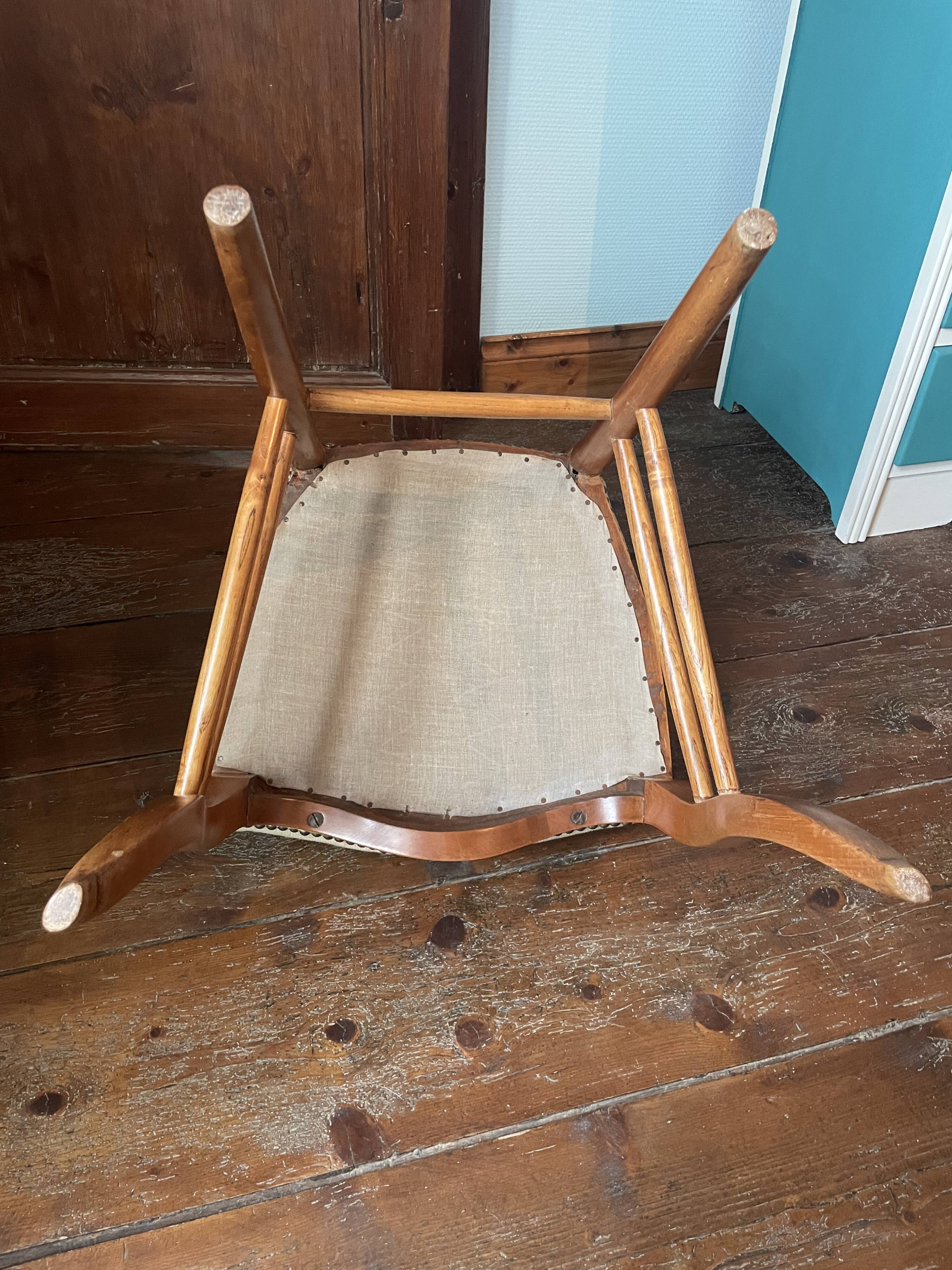Chaise capitonnée