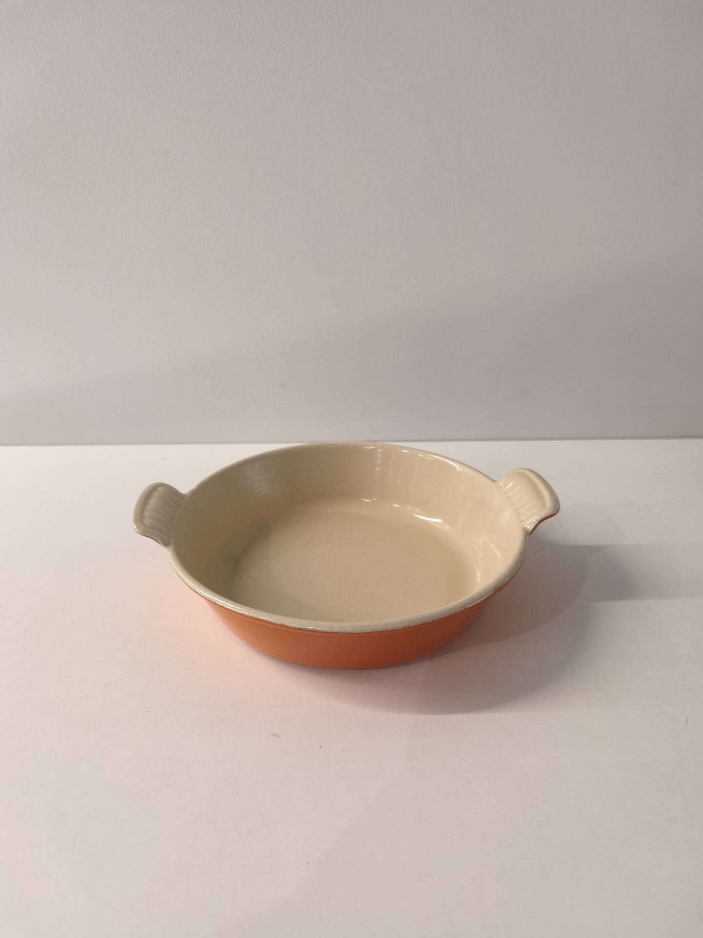 Round enamelled cast iron gratin dish Le Creuset