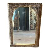Miroir dans un ancien encadrement en bois de teck XVIIIème, usure et patine, Inde Rajasthan
