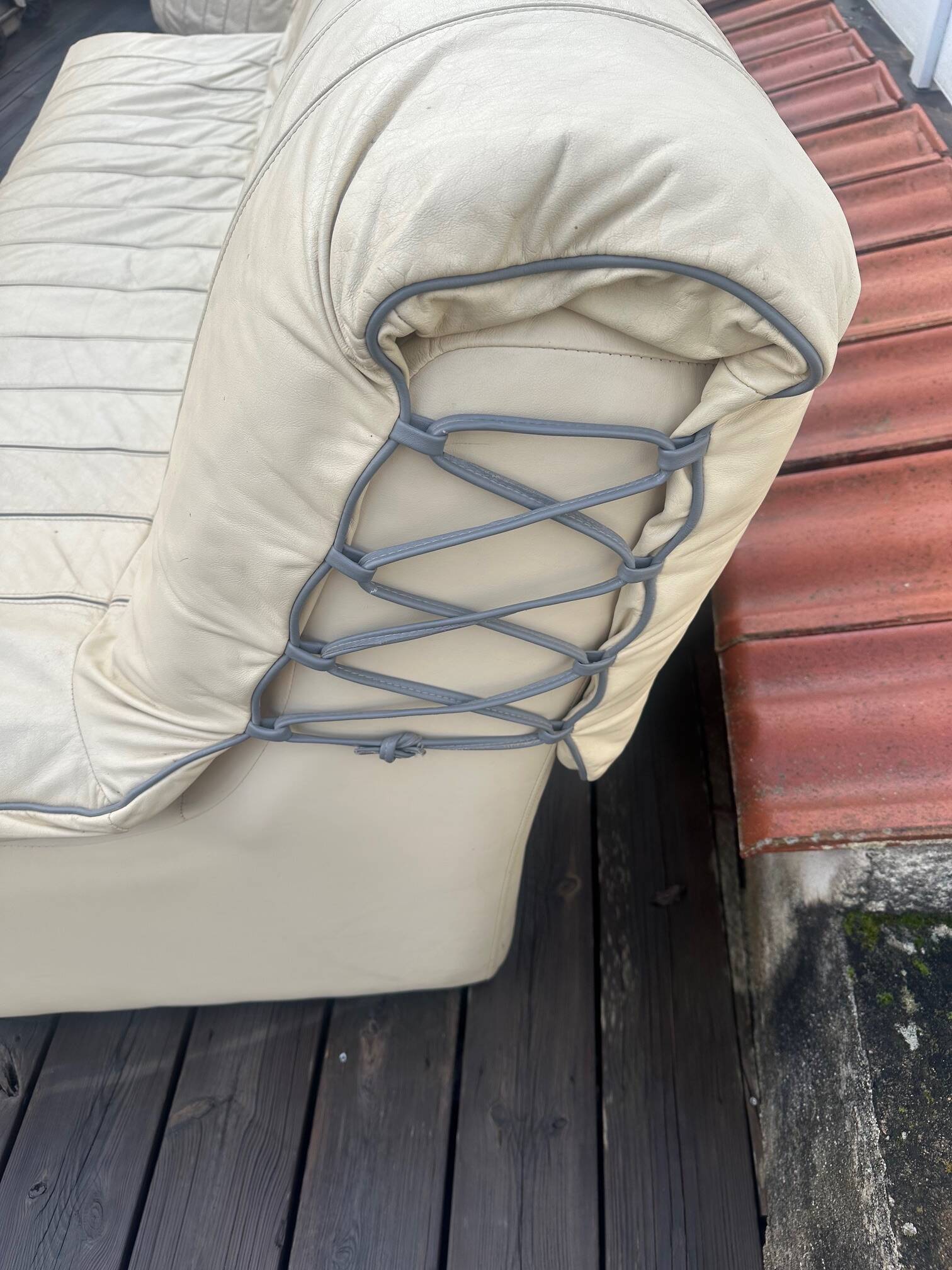 Sofa + 2 leather armchairs