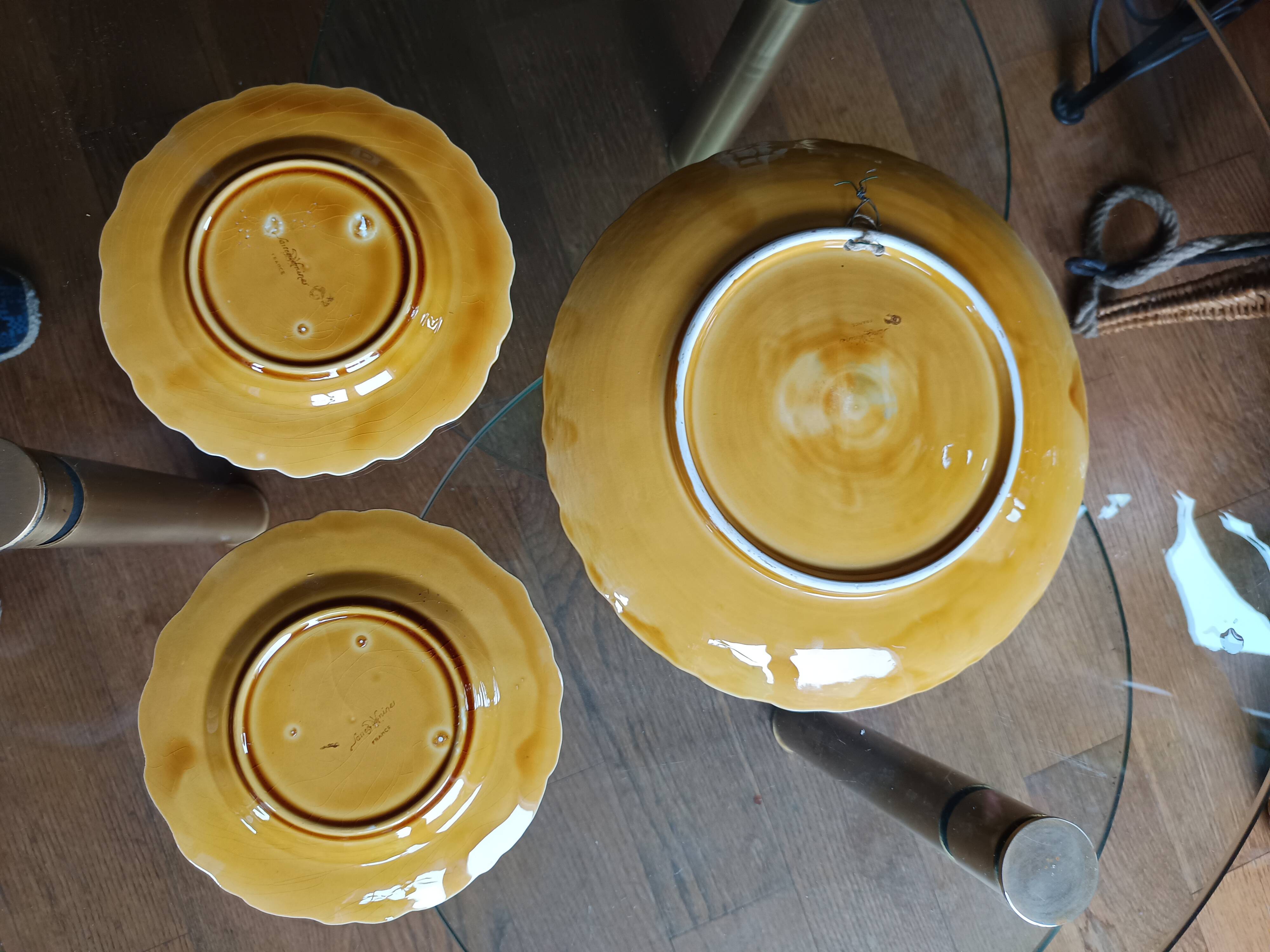 dish and plates barbotine fruits Sarreguemines