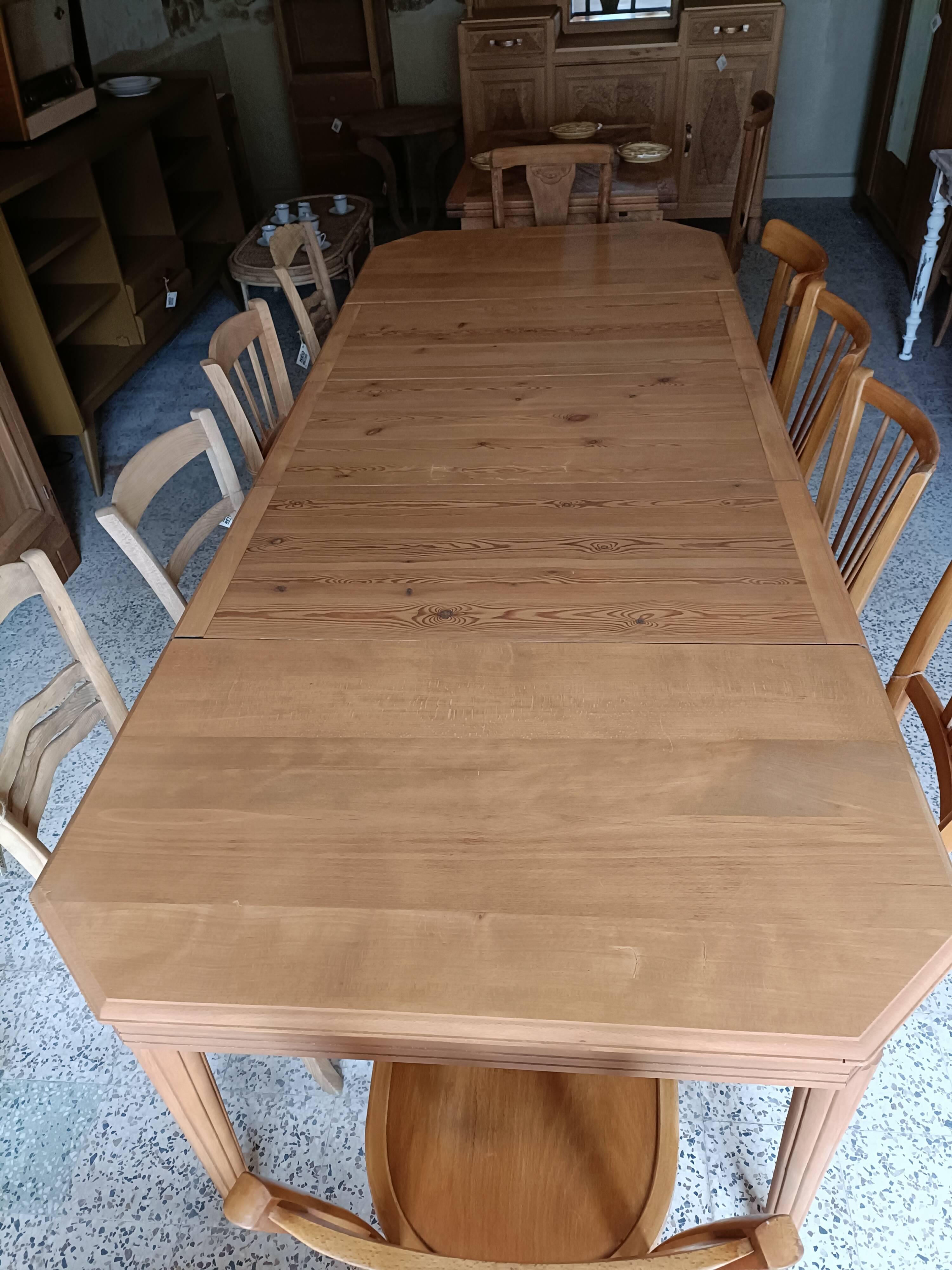 Renovated Art Deco table with 3 extensions.