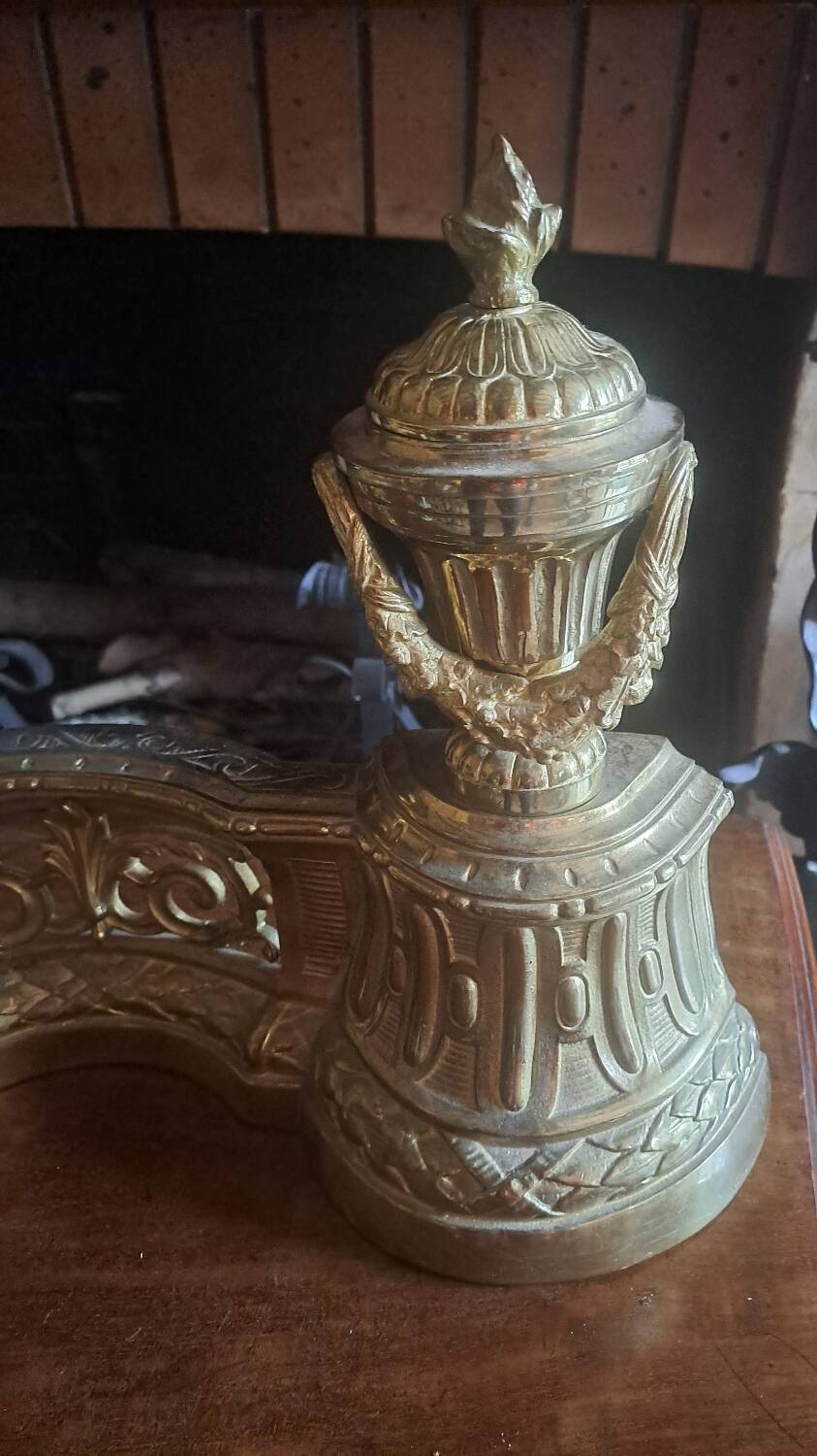 Paire de chenets en bronze doré style Louis XVI XIX éme
