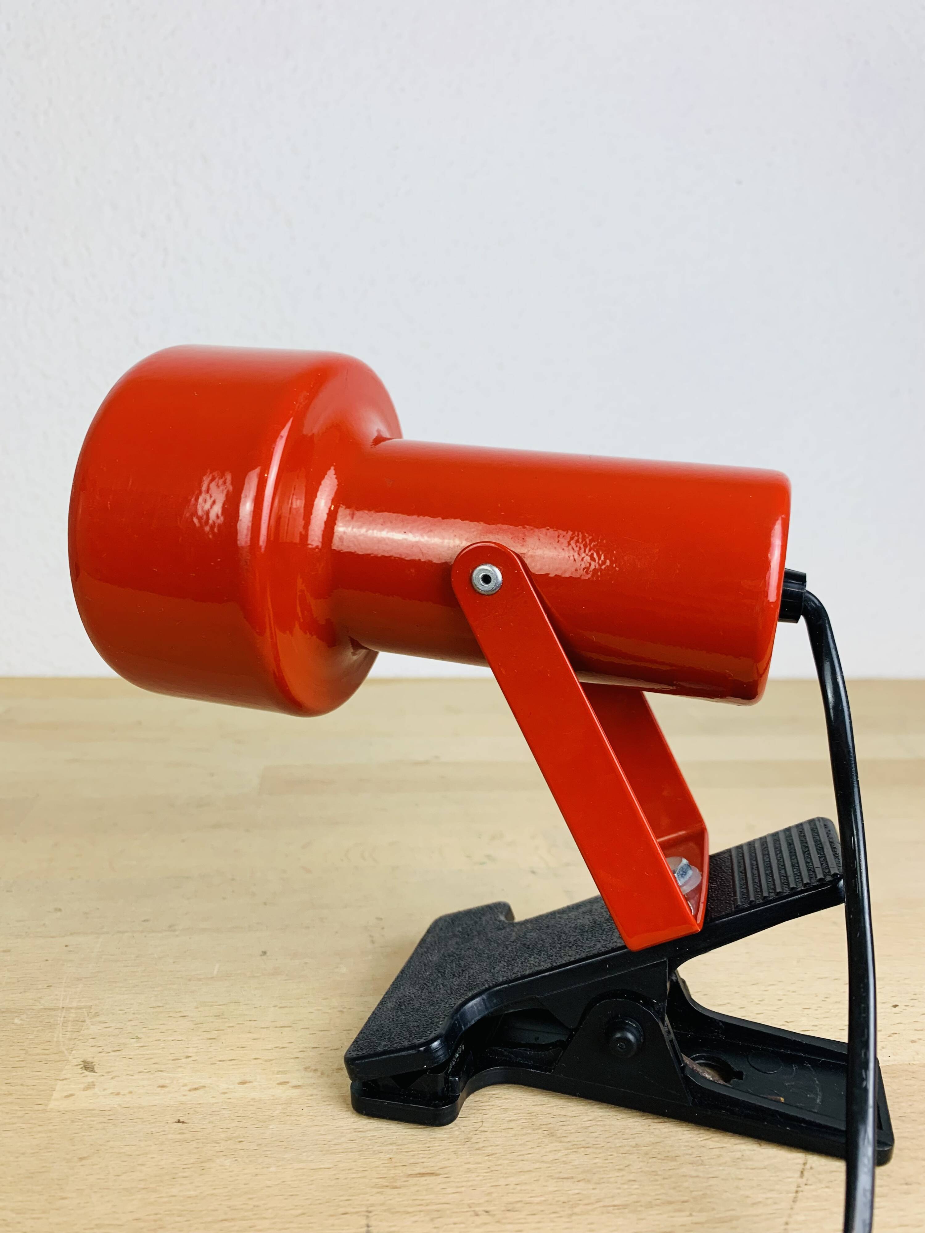 Applique spot pince rouge vintage