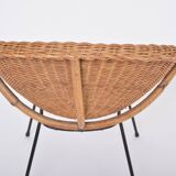 Ensemble de chaises en rotin italien du milieu du siècle avec table d'appoint et porte-revues
