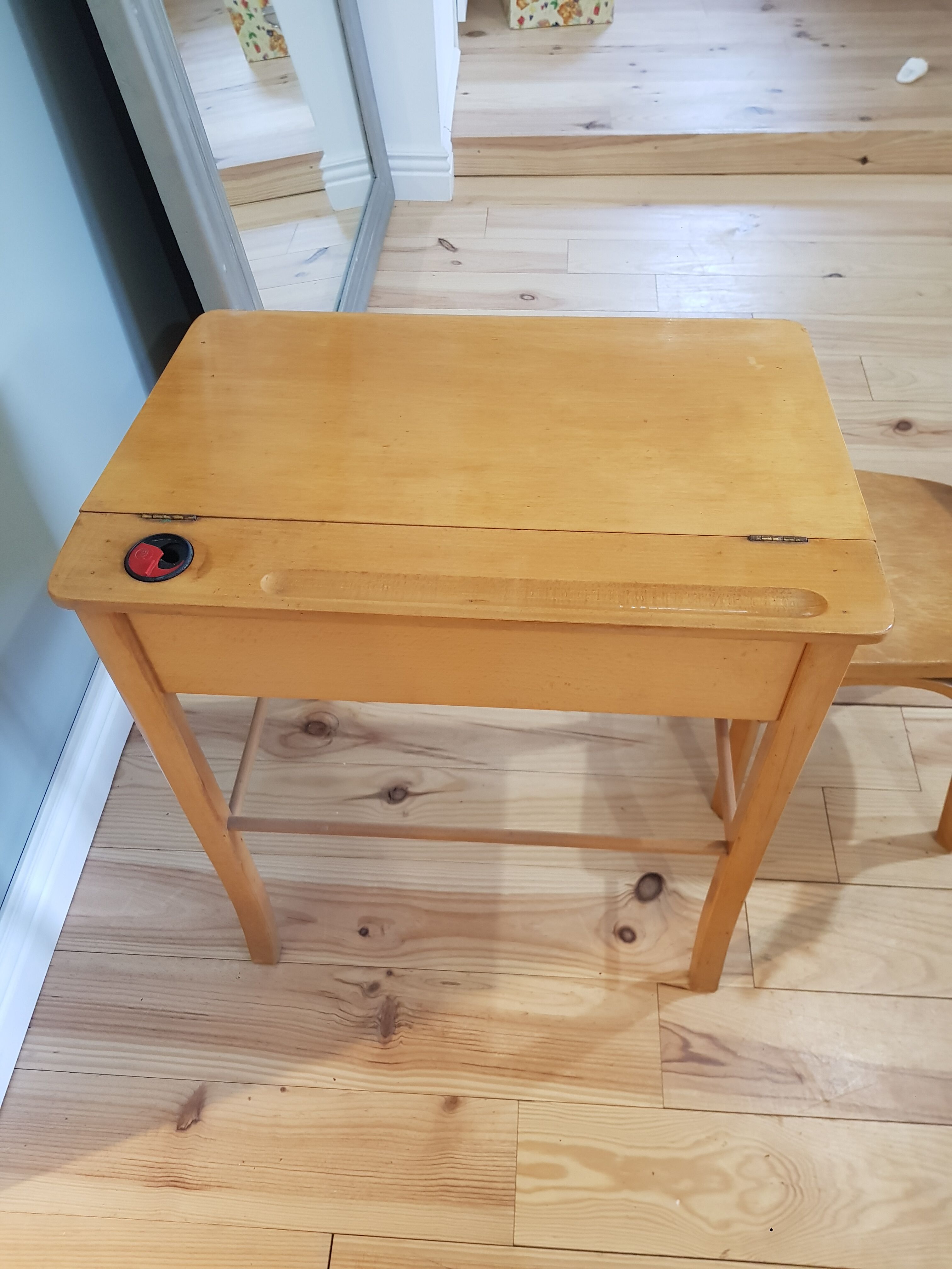 Ensemble bureau et chaise baumann
