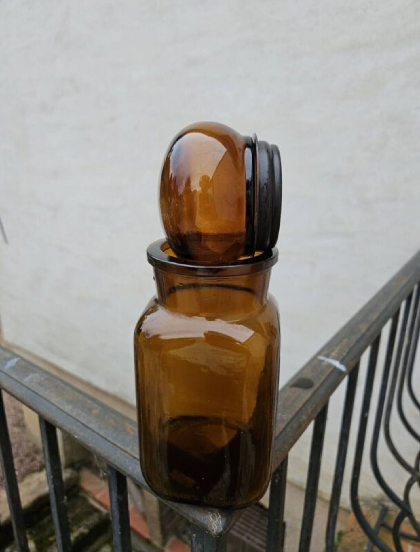 Bocal en verre ambré