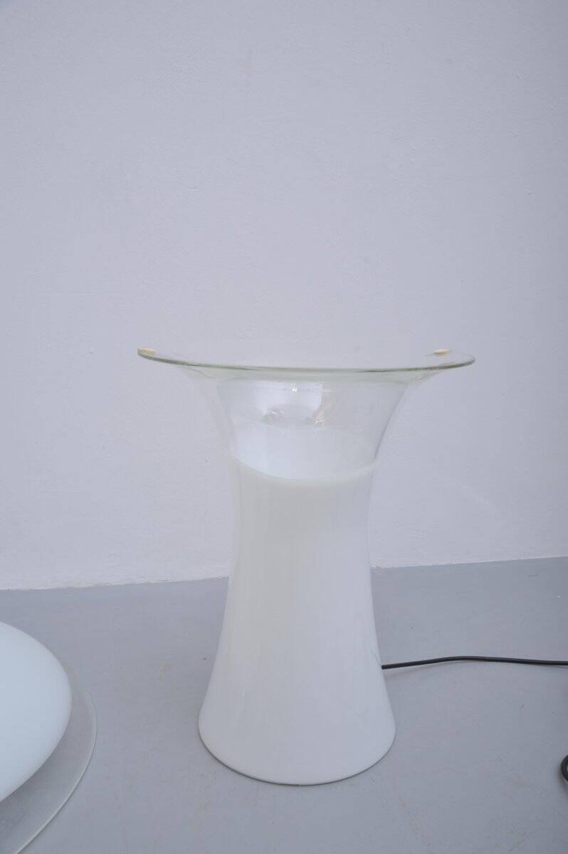 Lampe de table champignon en verre de Murano, attribuée à Vistosi, années 1970.