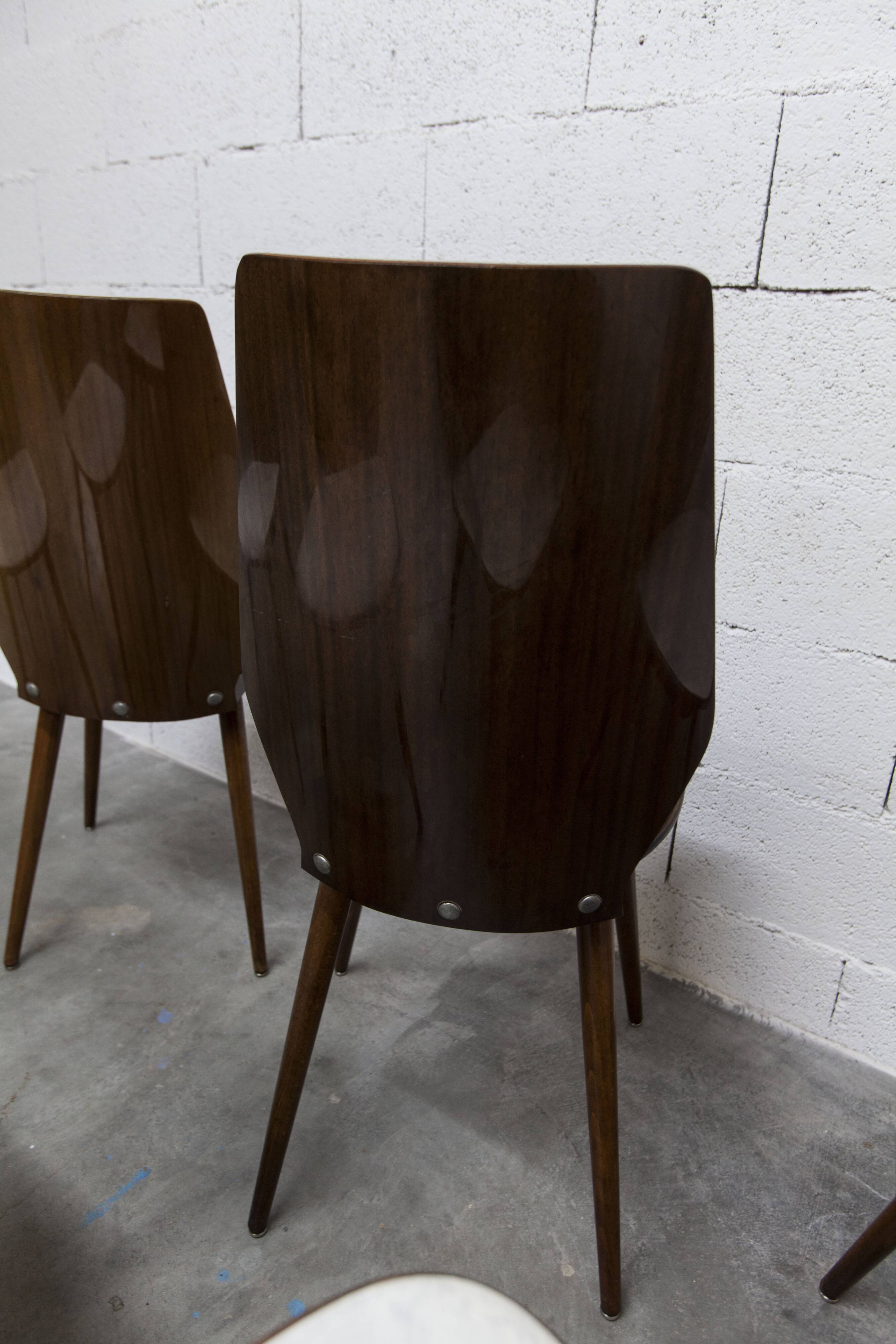 Lot de 6 chaises Baumann modèle 840 G2S finition acajou verni, 1963