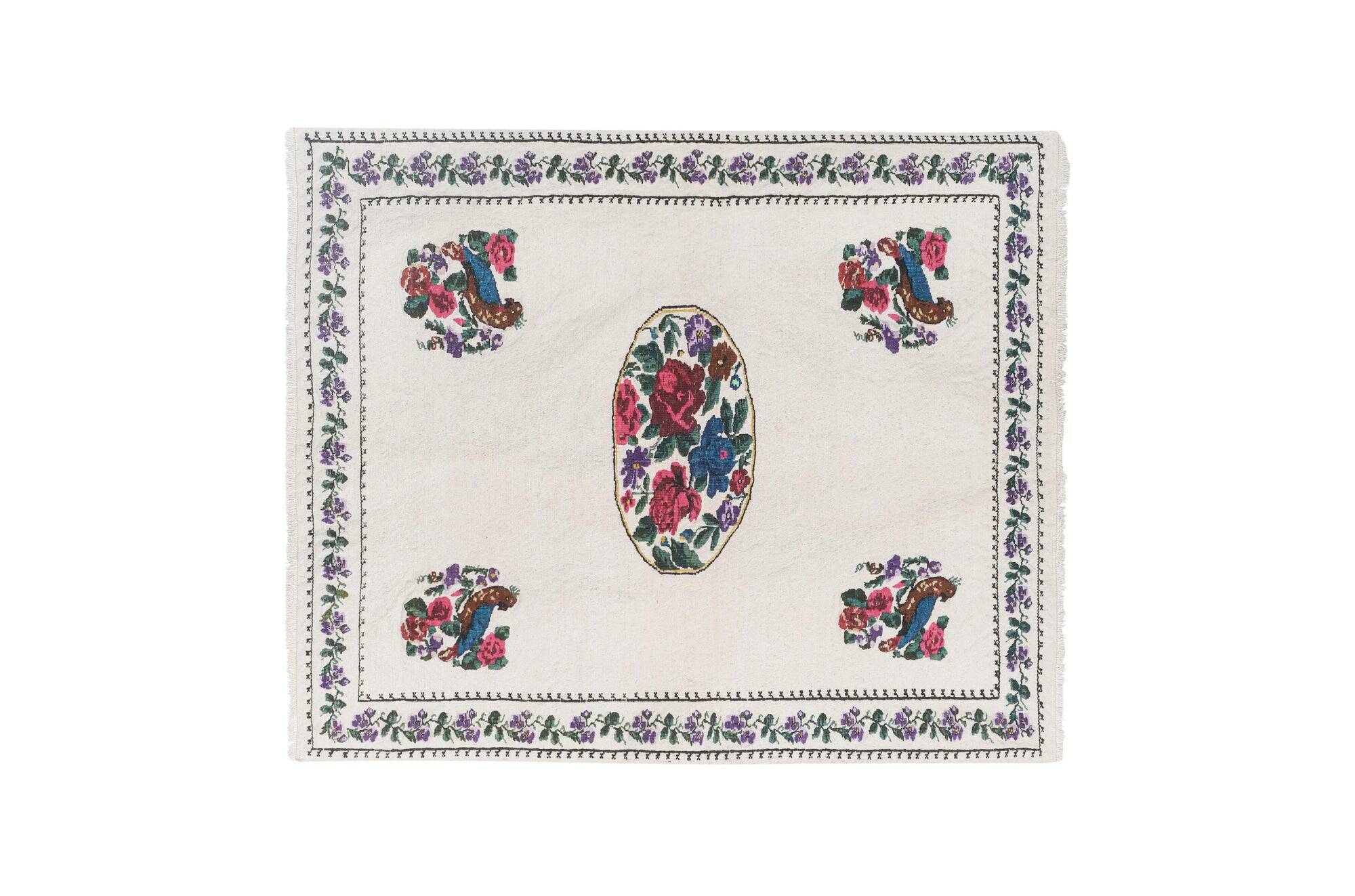 Vintage Turkish kilim, handwoven, 115x144 cm.