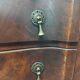Commode galbée ancienne