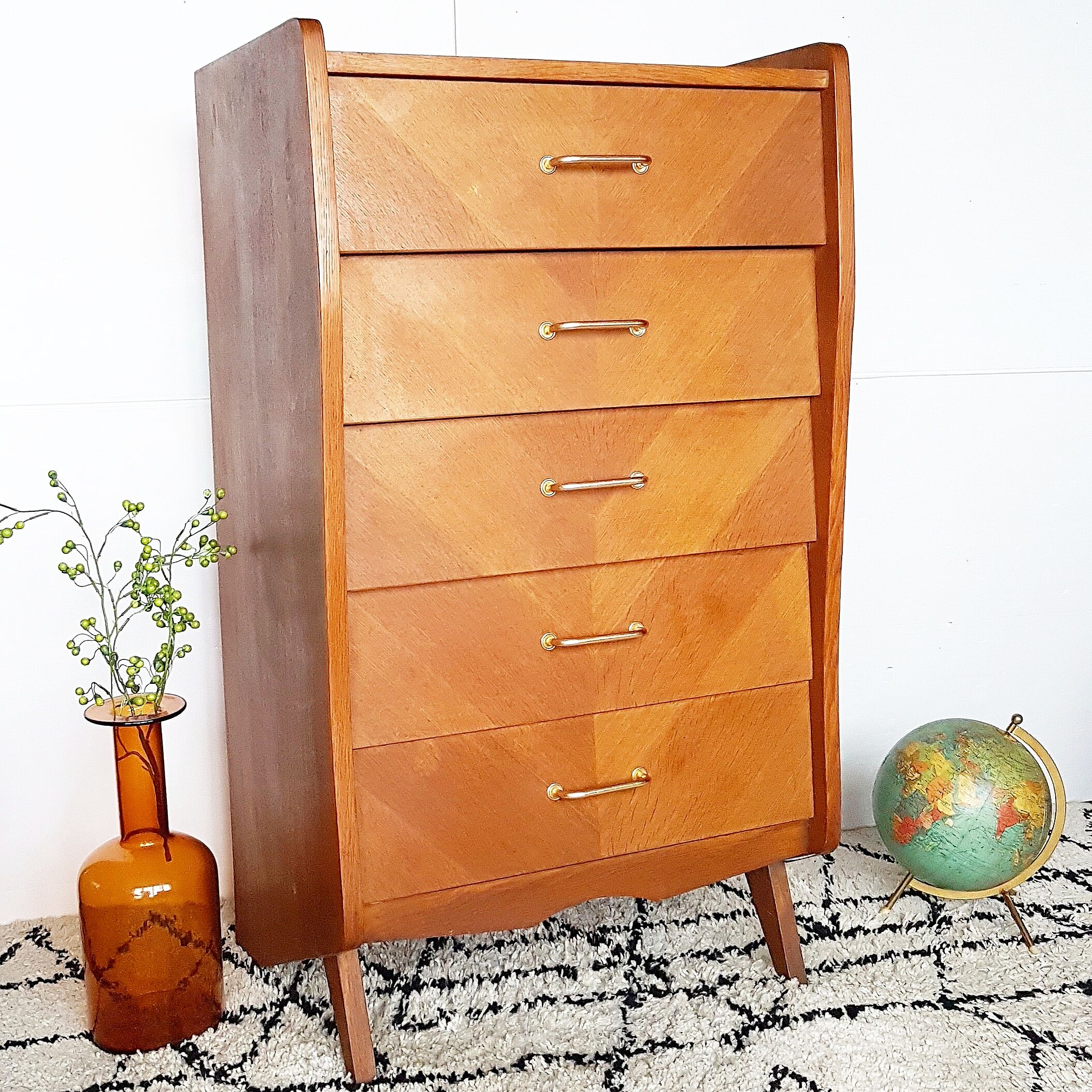 Big chifforobe 50s shape asymmetrical