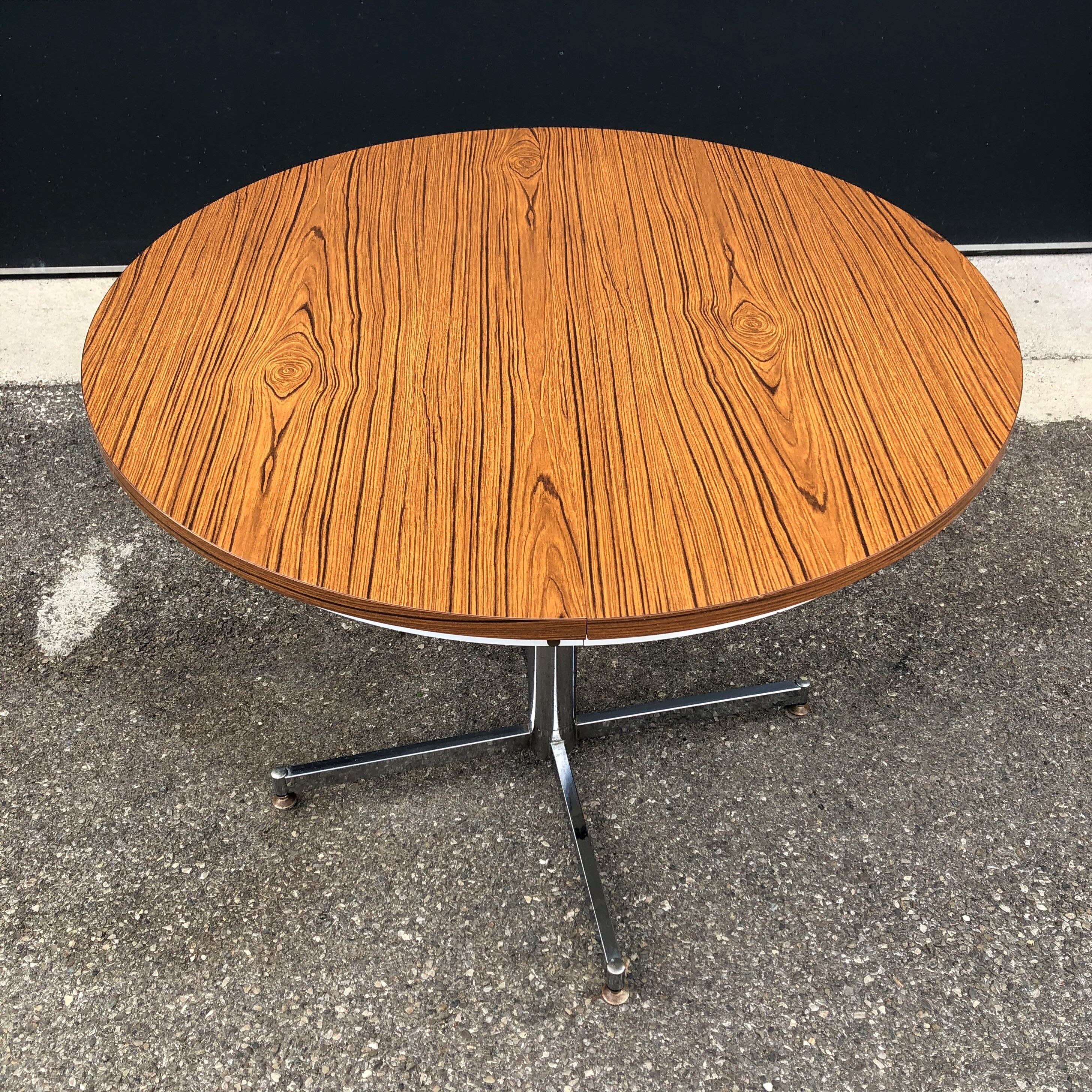 Round table