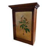 Key holder in wood and brass flower illustration