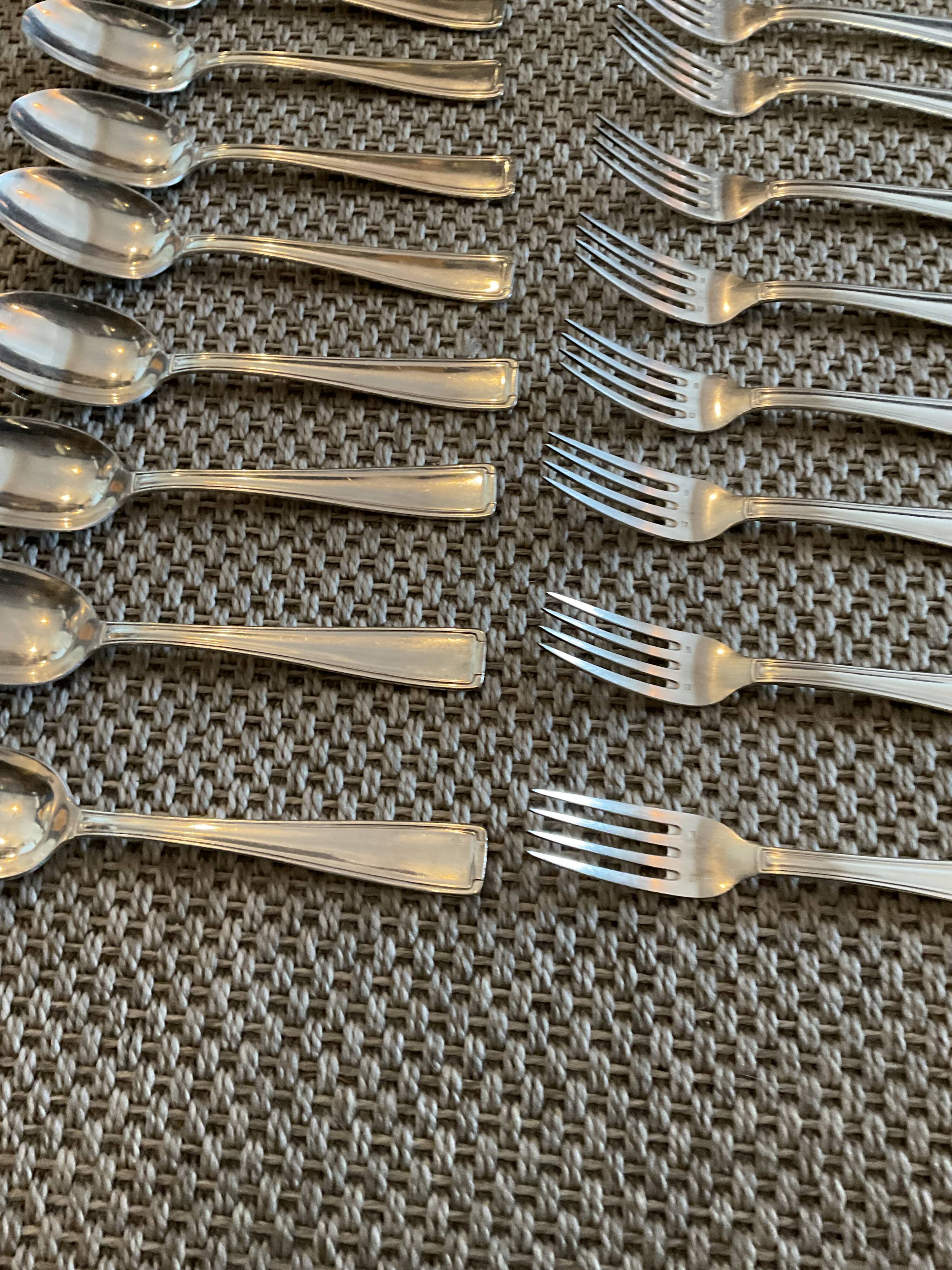 Box 12 spoons and 12 towels, House roussy toulouse