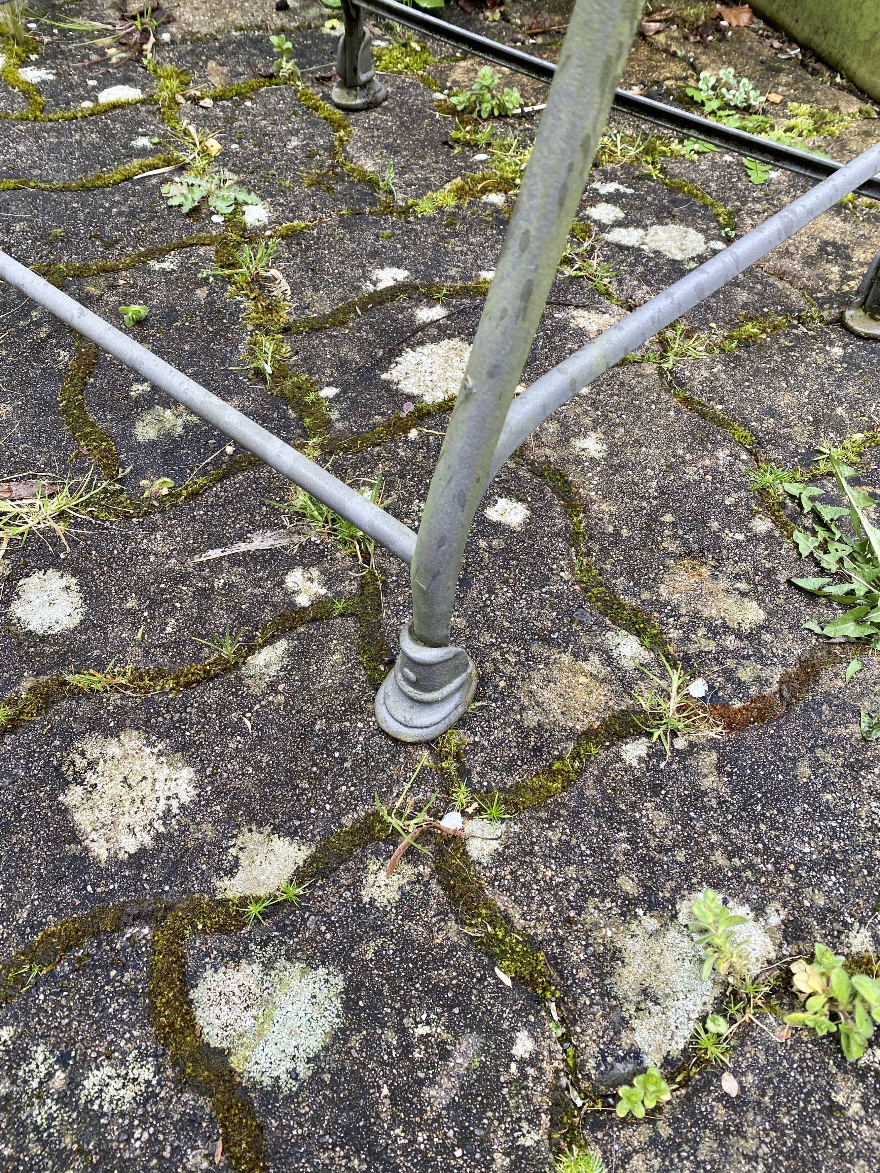 Lot de 2 fauteuils en fer forgé Saint Sauveur Arras