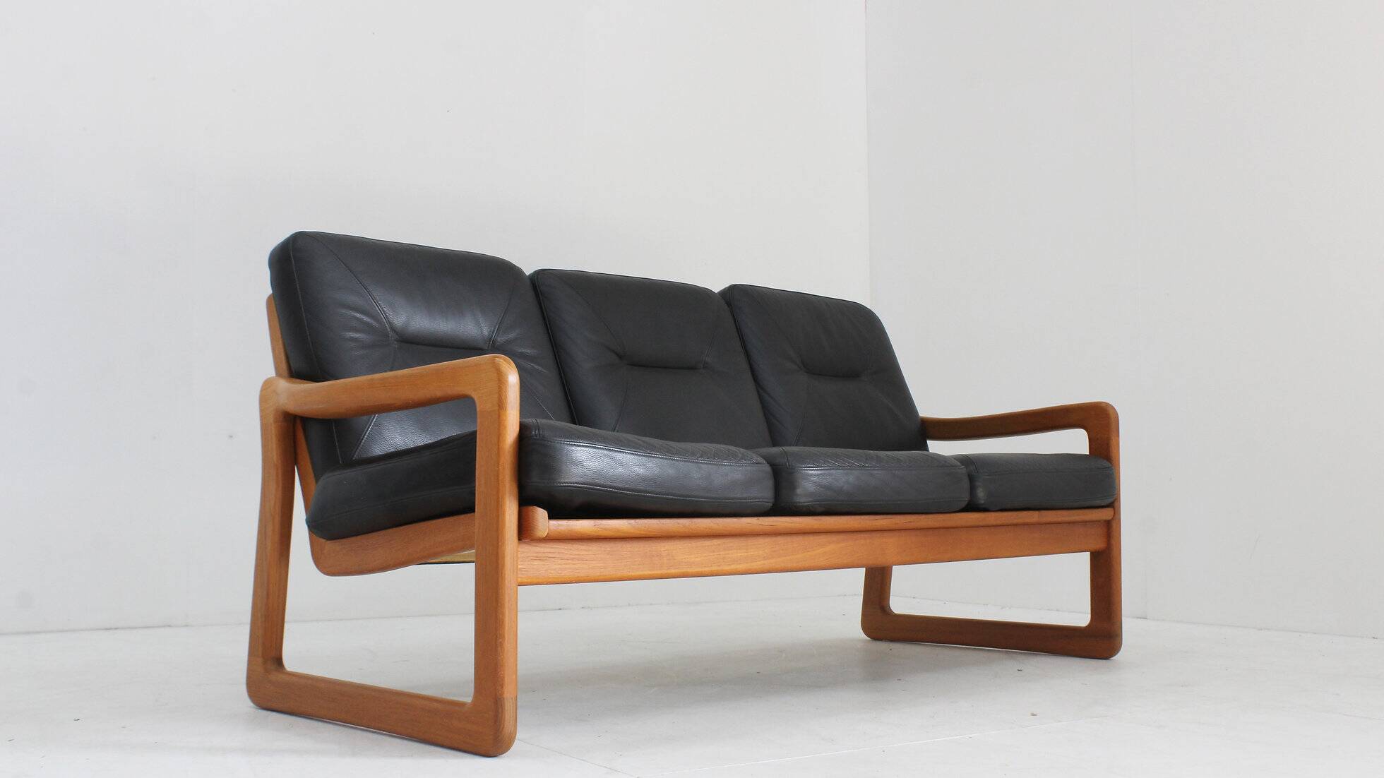 Vintage mid-century sofa solid teak Holstebro MöbelFabrik 1960s