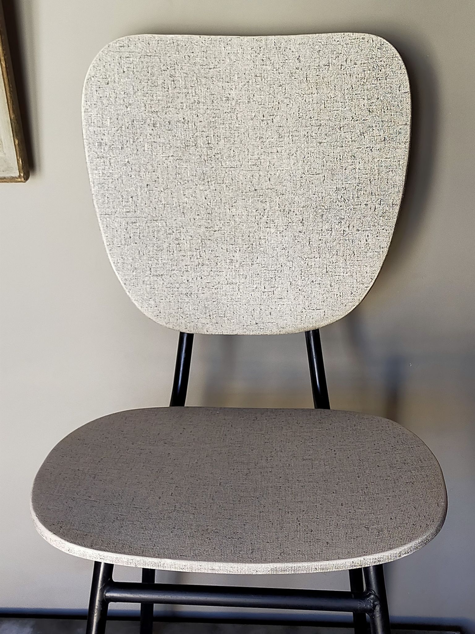 Speckled skaï chair and feet black metal tubes 50s