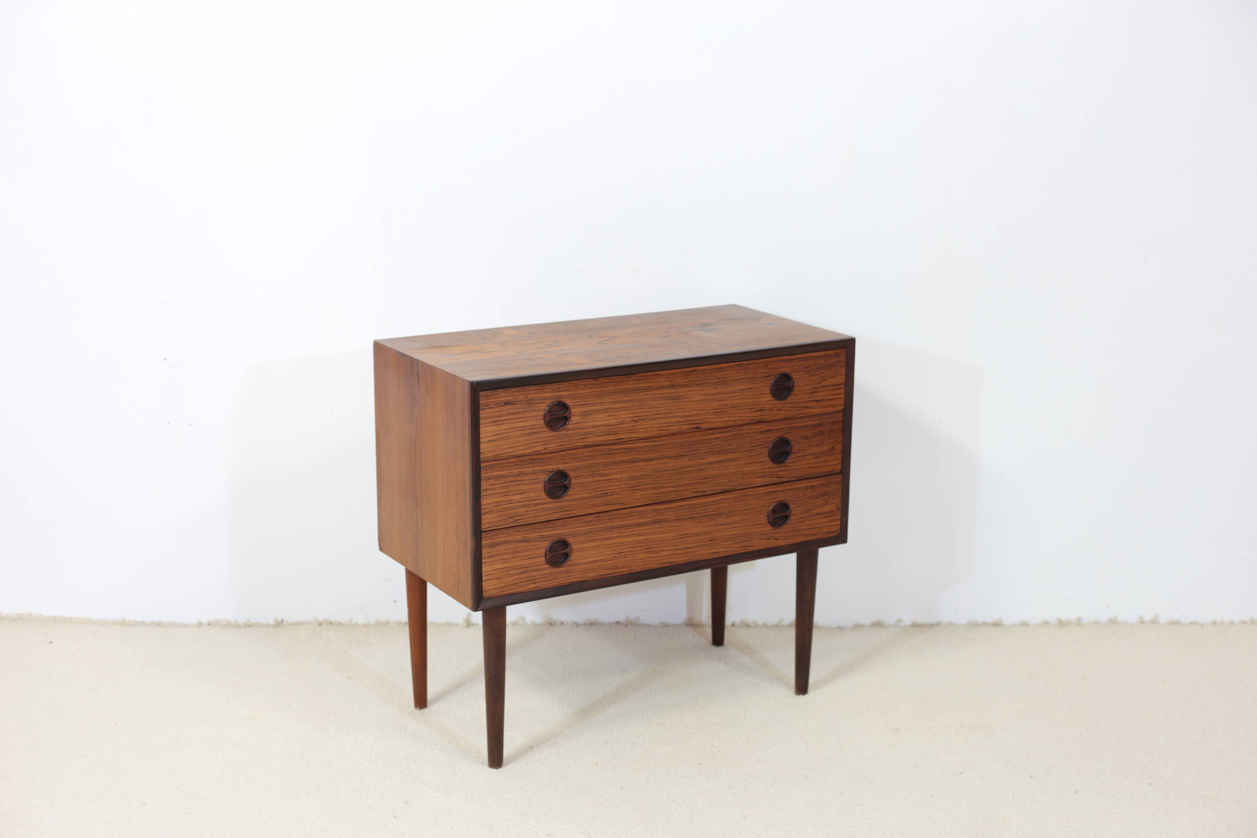 Rosewood chest of drawers