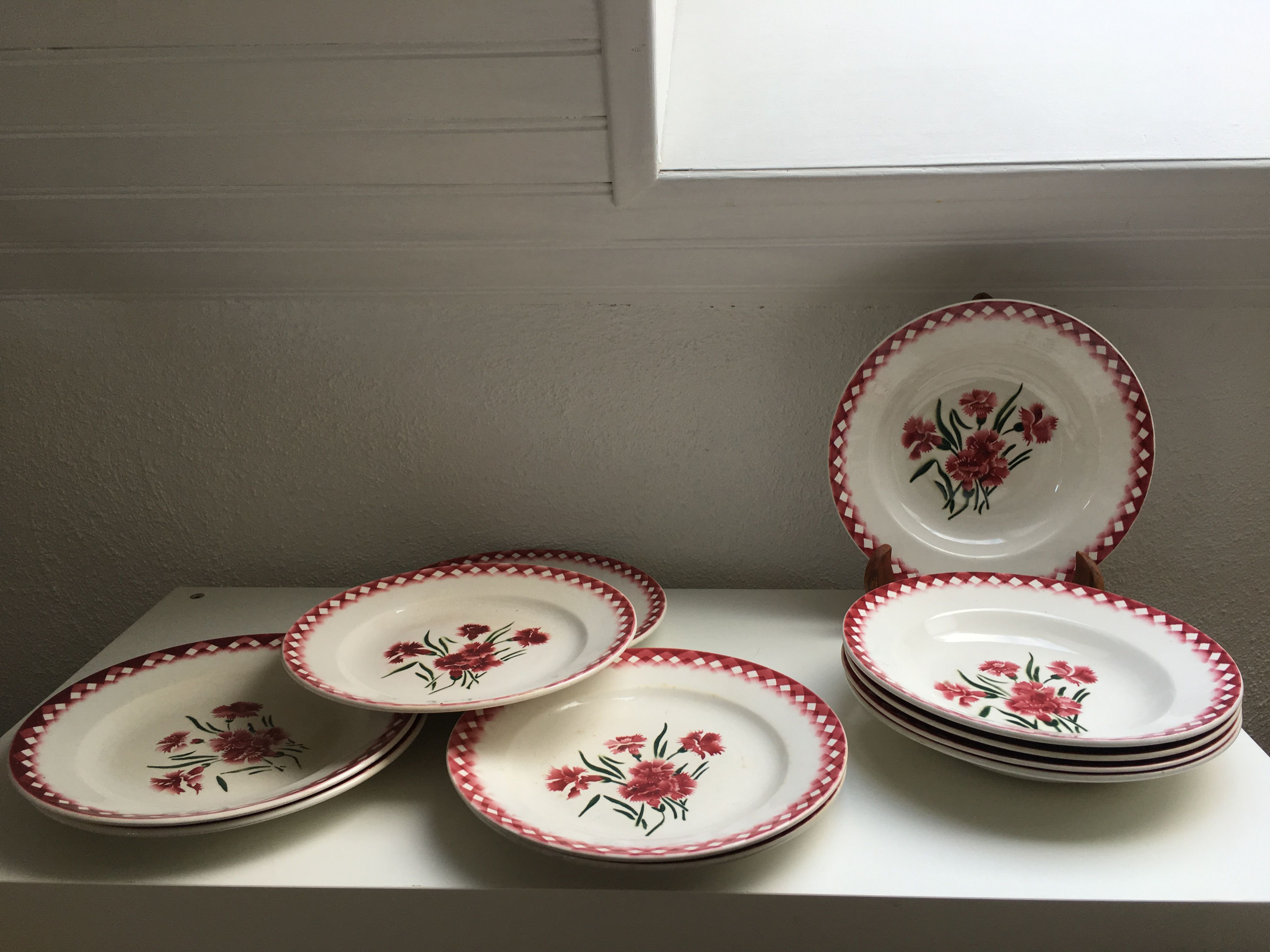 Set of 11 plates signed Mignardises Sarreguemines hand painted decor