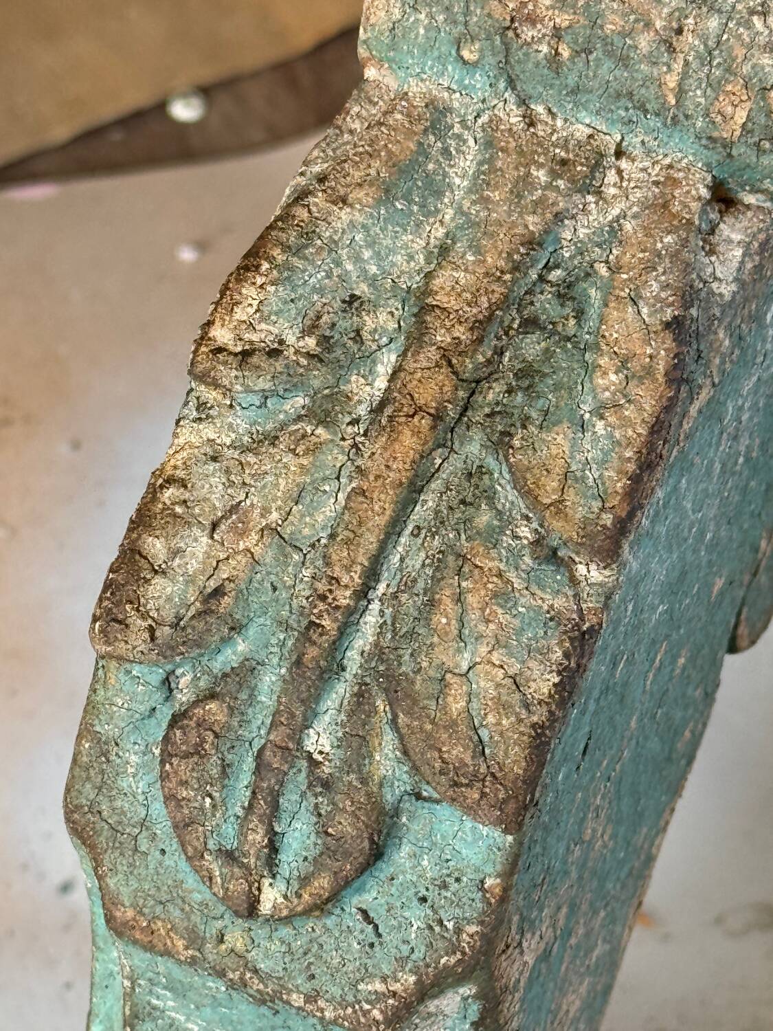 Travel pedestal table