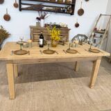 Solid oak table with extensions