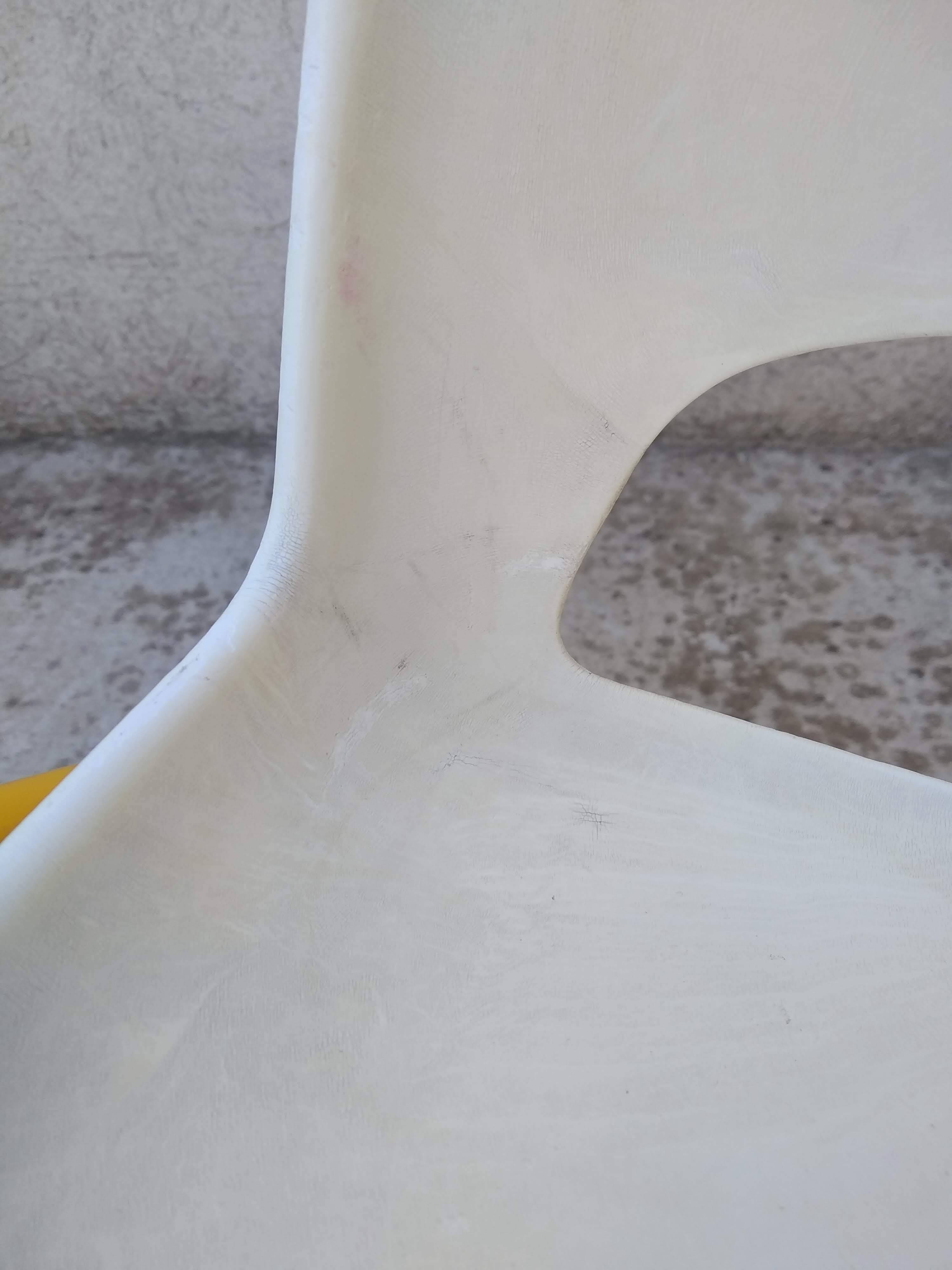 Chaise d'école vintage