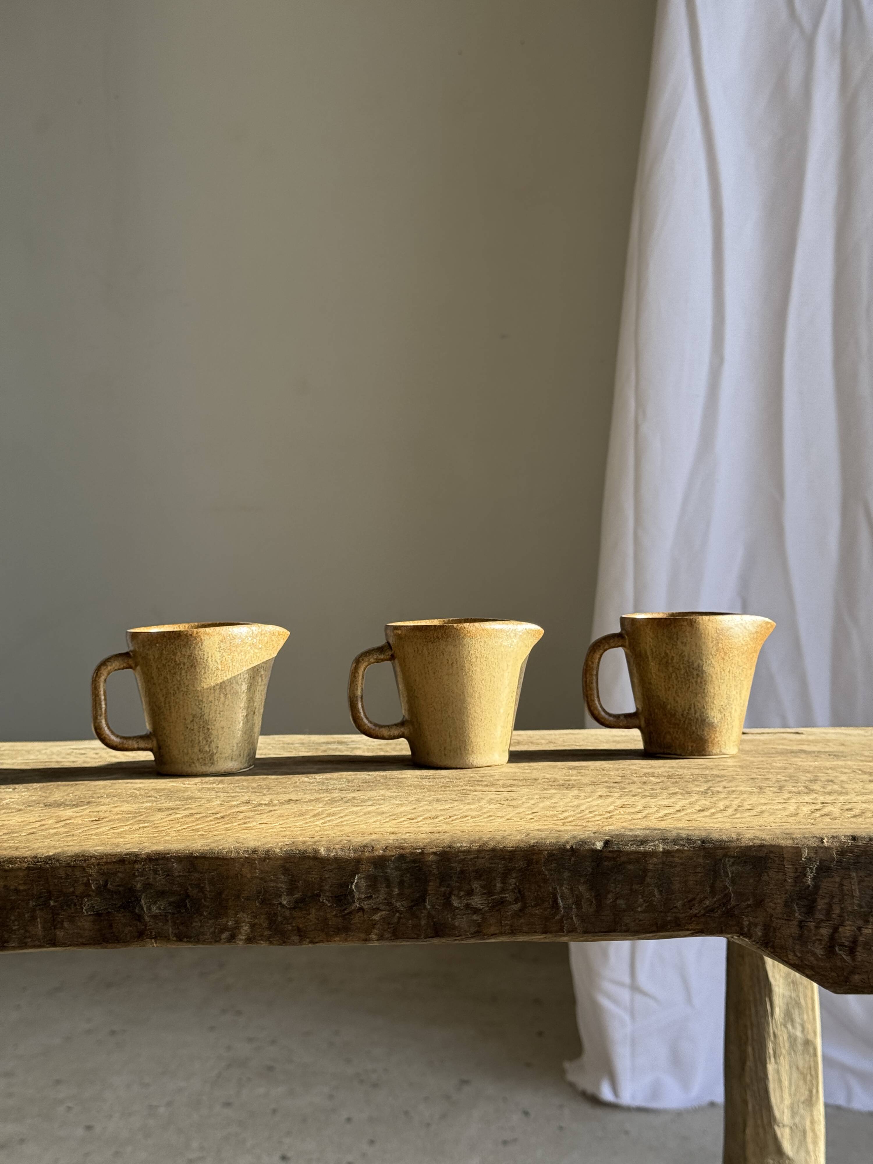 Set of 3 small jugs or milk pots in stoneware H8 D8.5