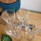 4 verres à pied à liqueur en cristal