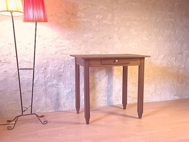 Table bureau ou table d’appoint art déco années 1930 vintage bois massif