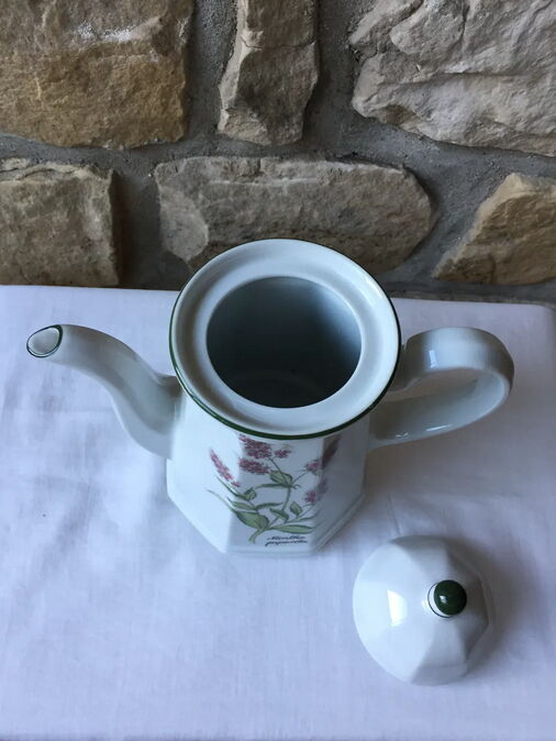 Baviere Winterling fine porcelain service or coffee