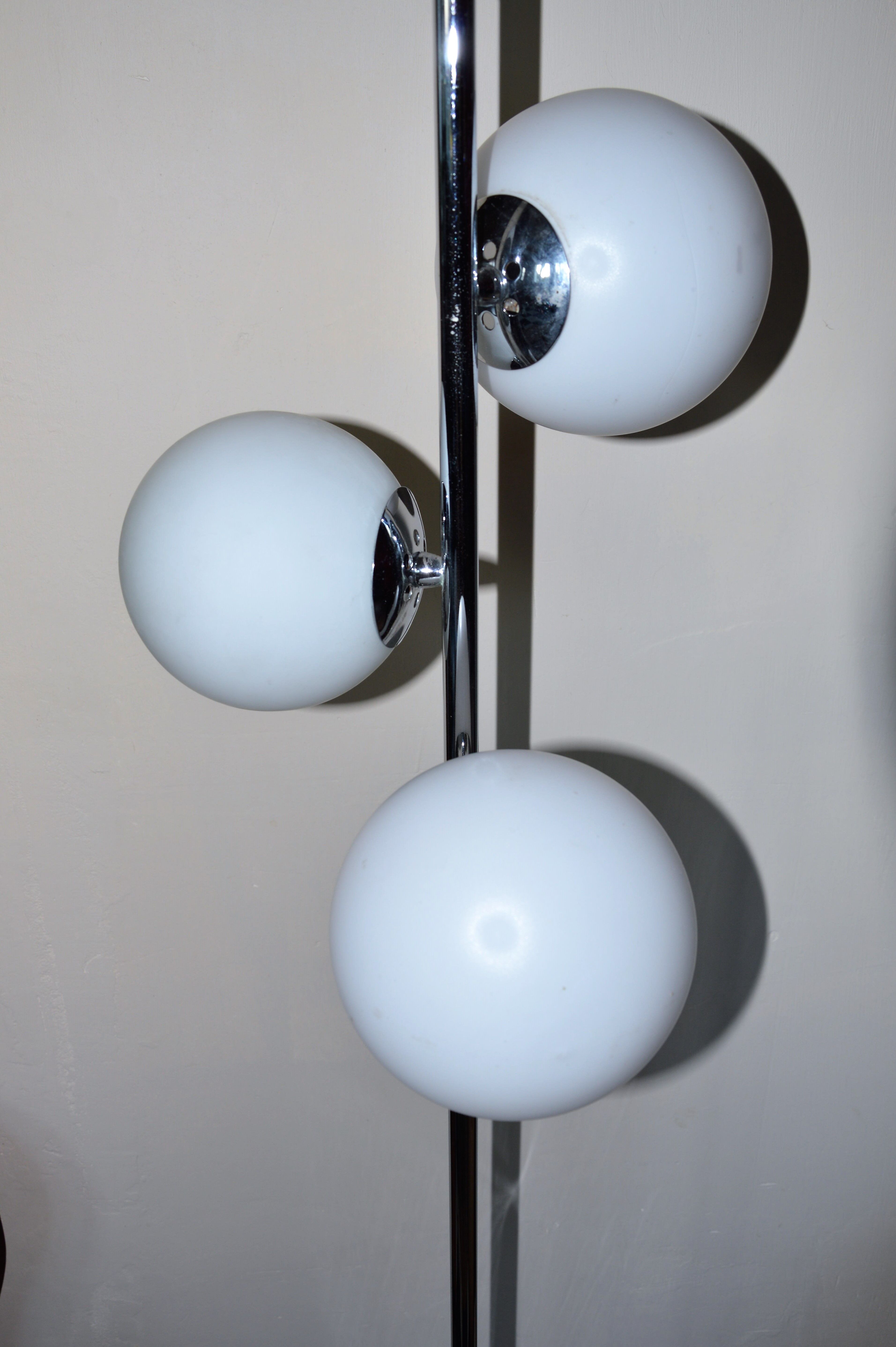 Lampadaire vintage chrome et verre