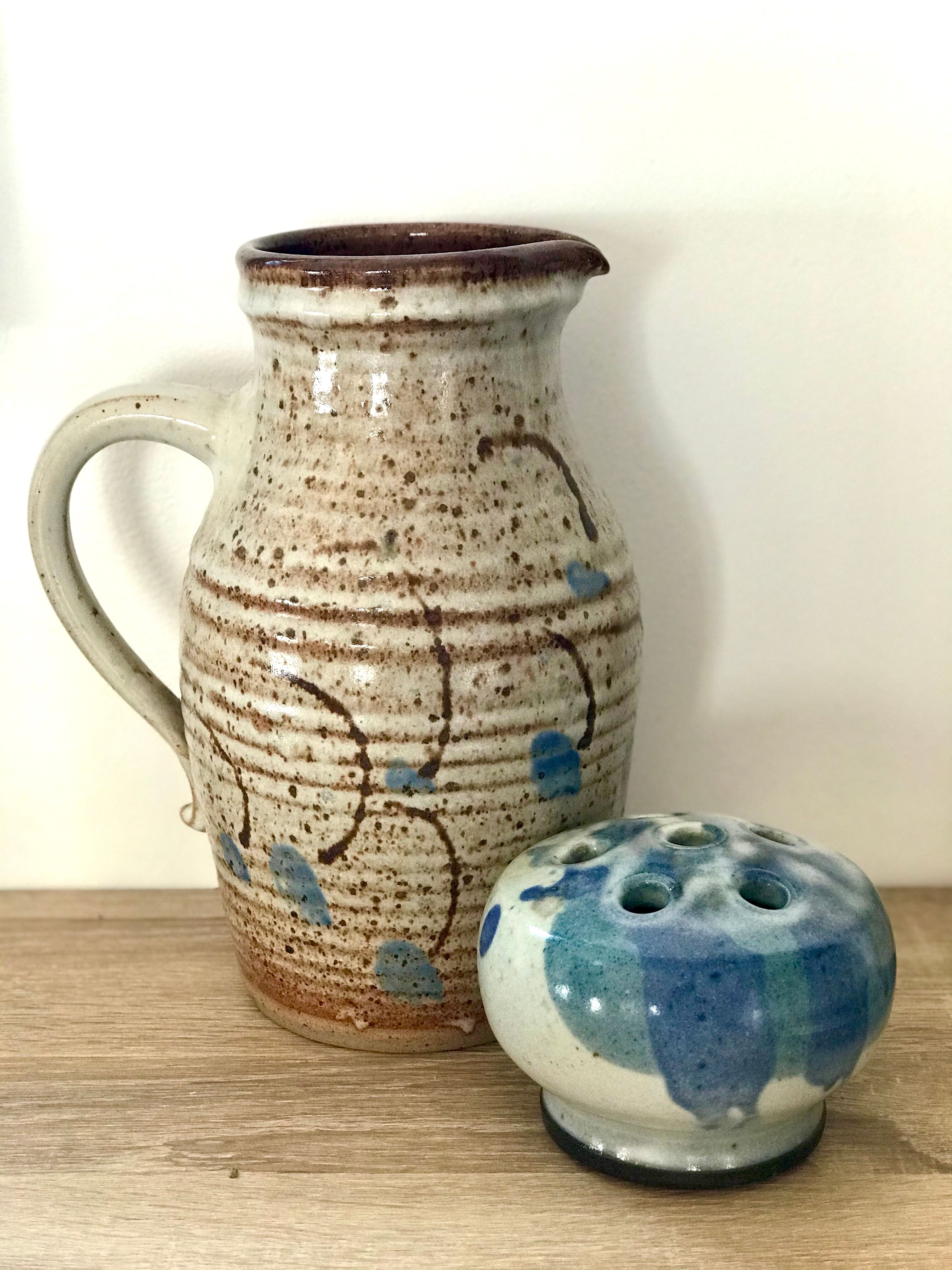 Sandstone flowers stand