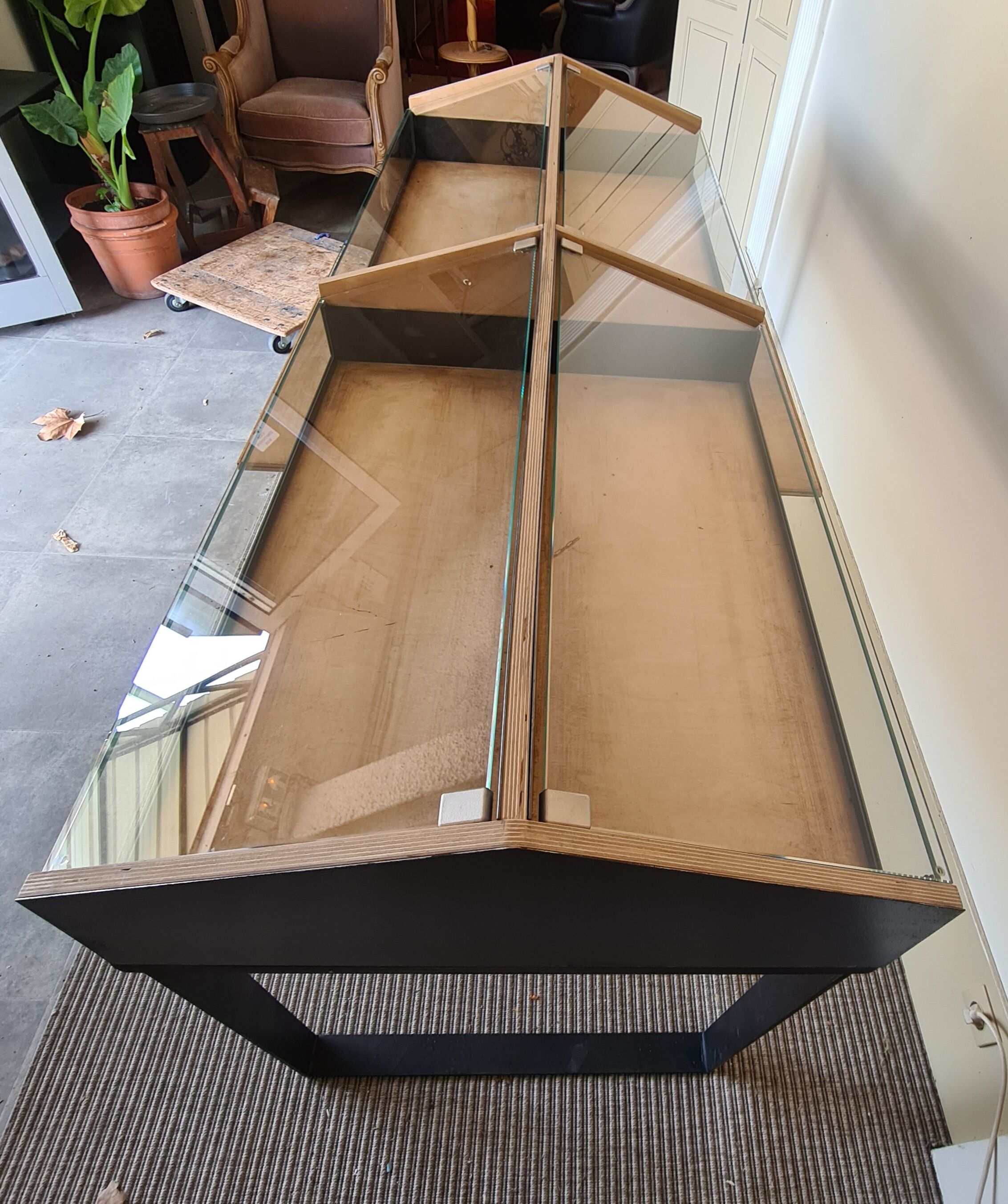 Double shop window 180 x 71 x 107 cm