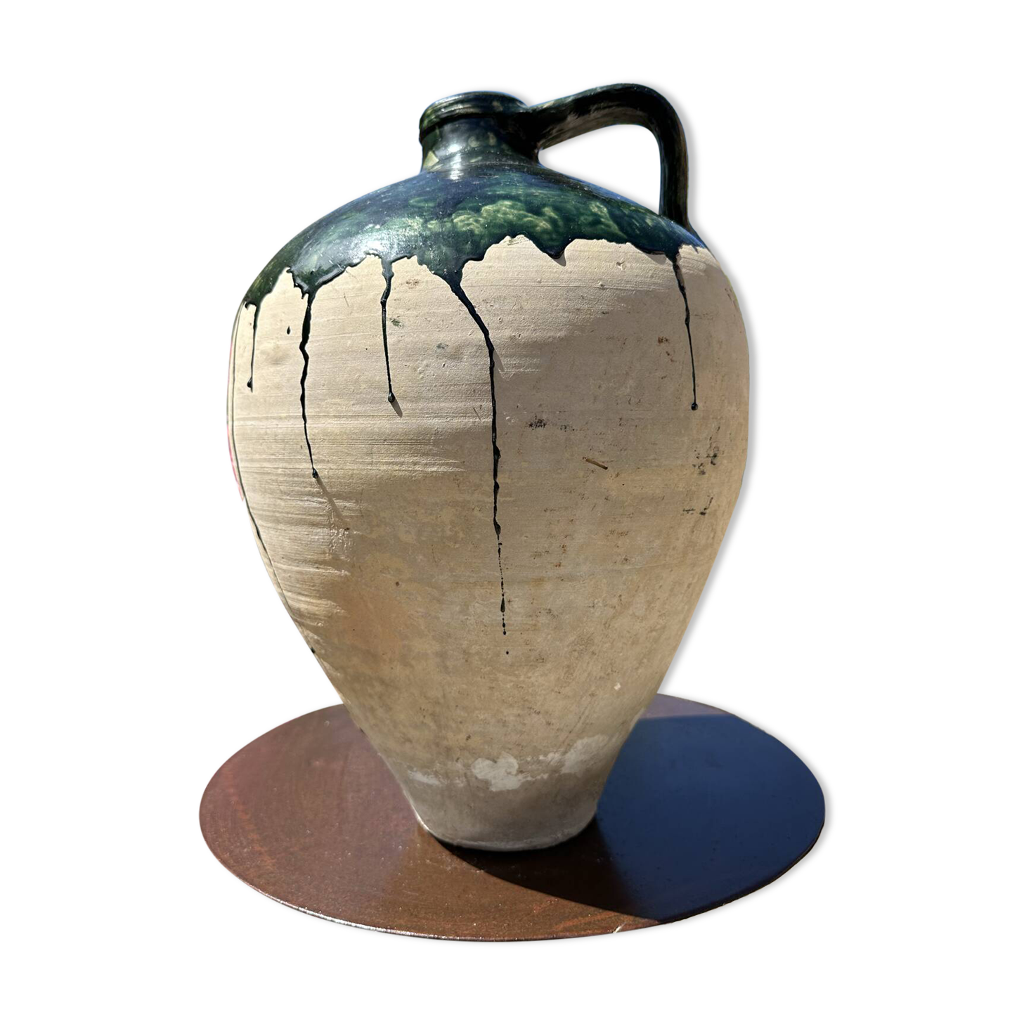 Earthenware jug from the 19th century.