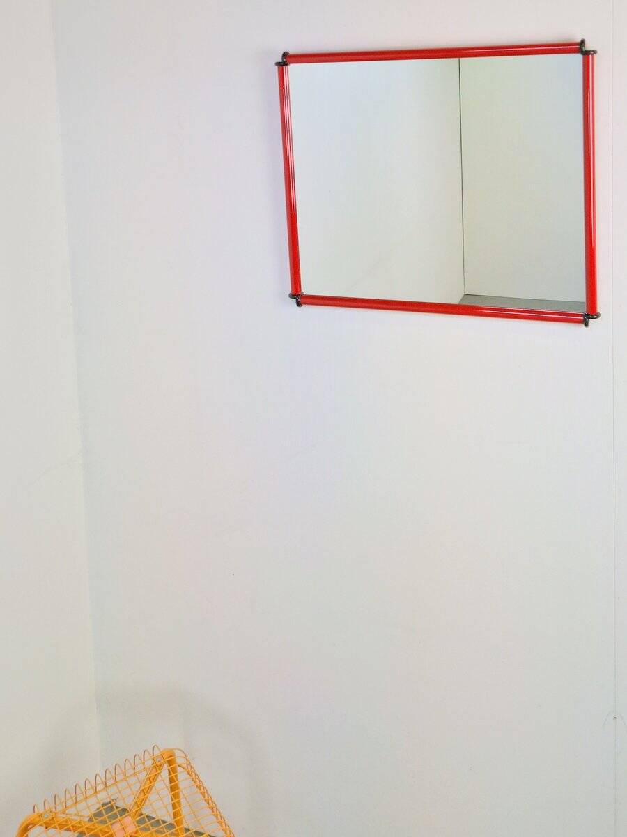 Miroir en cadre rouge postmoderne italien, années 1980