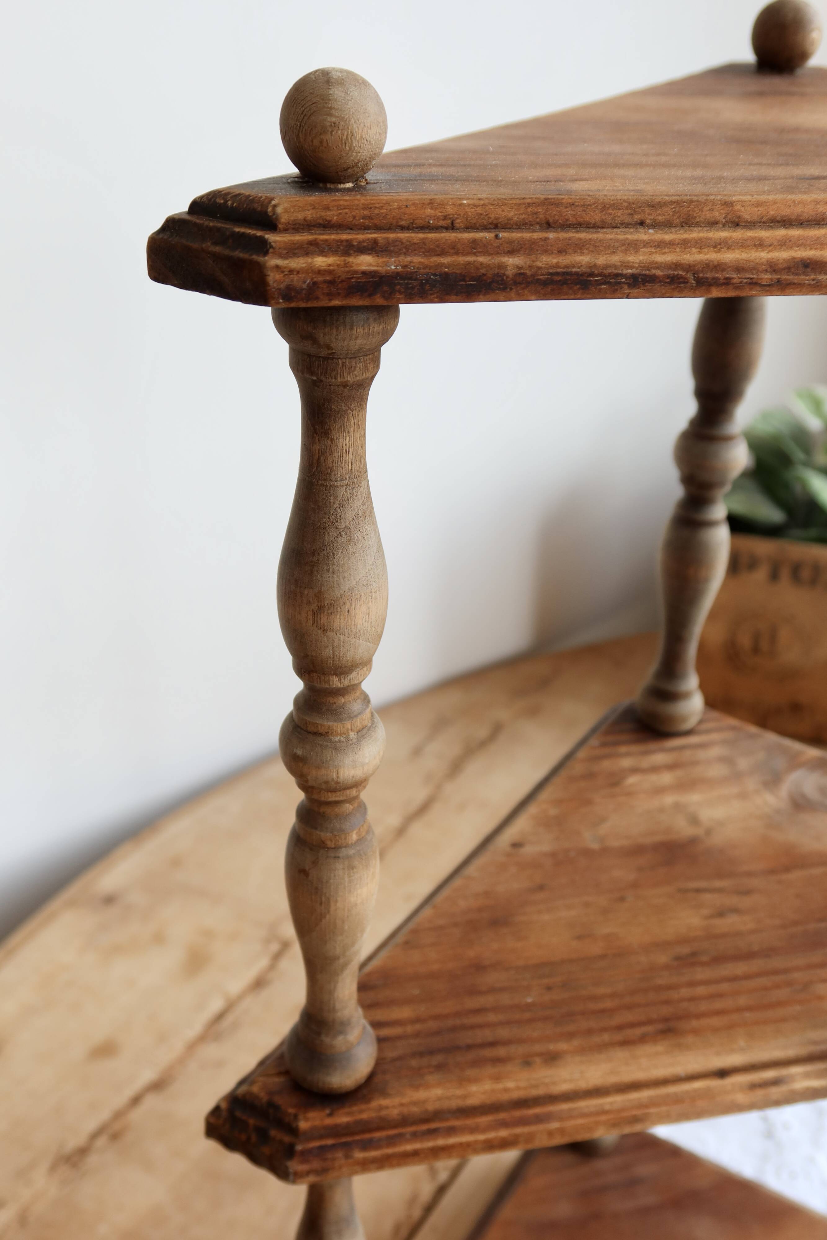 Vintage wooden corner wall shelf with 3 levels – Turned wooden supports