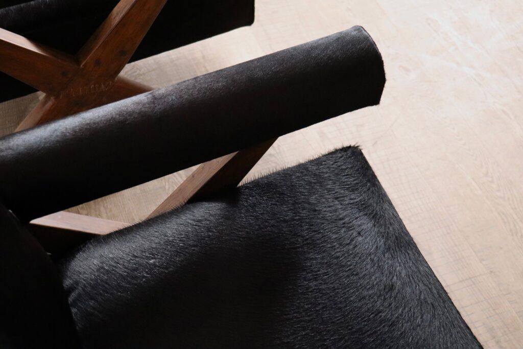 Paire de fauteuils lounge à jambes en X de Pierre Jeanneret, Chandigarh années 1960.