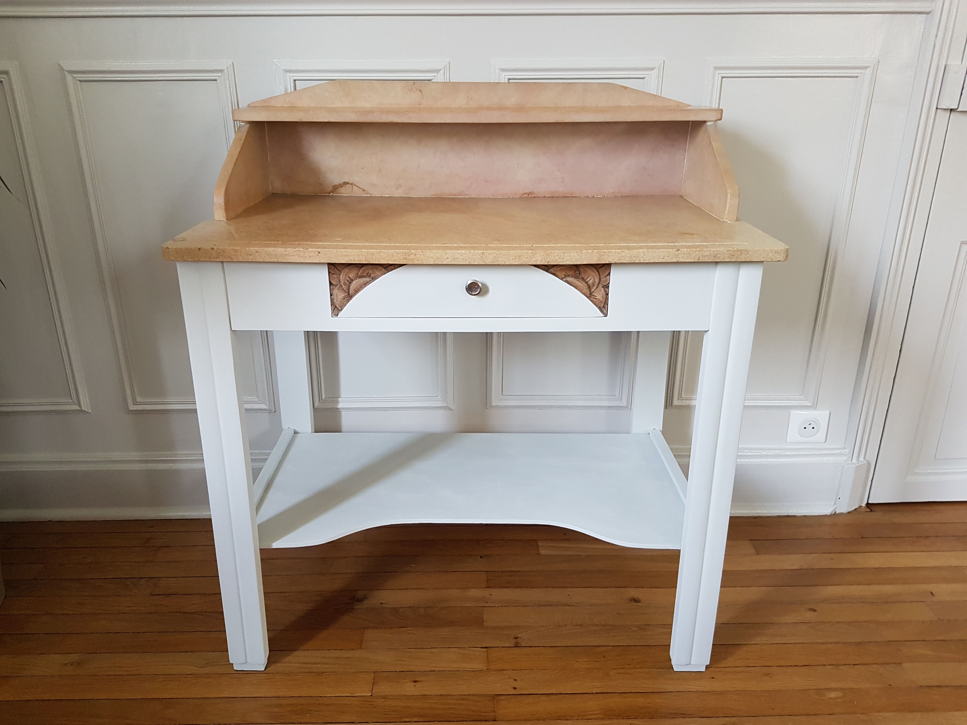 Art Deco hairdresser