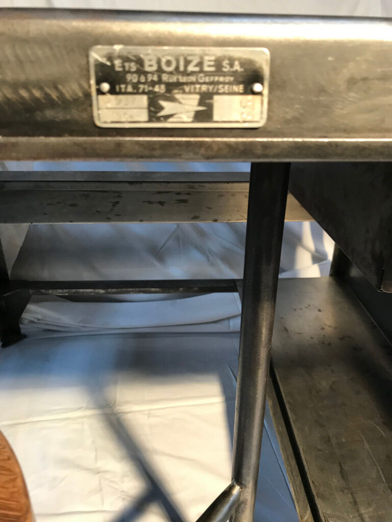 Postal sorting table