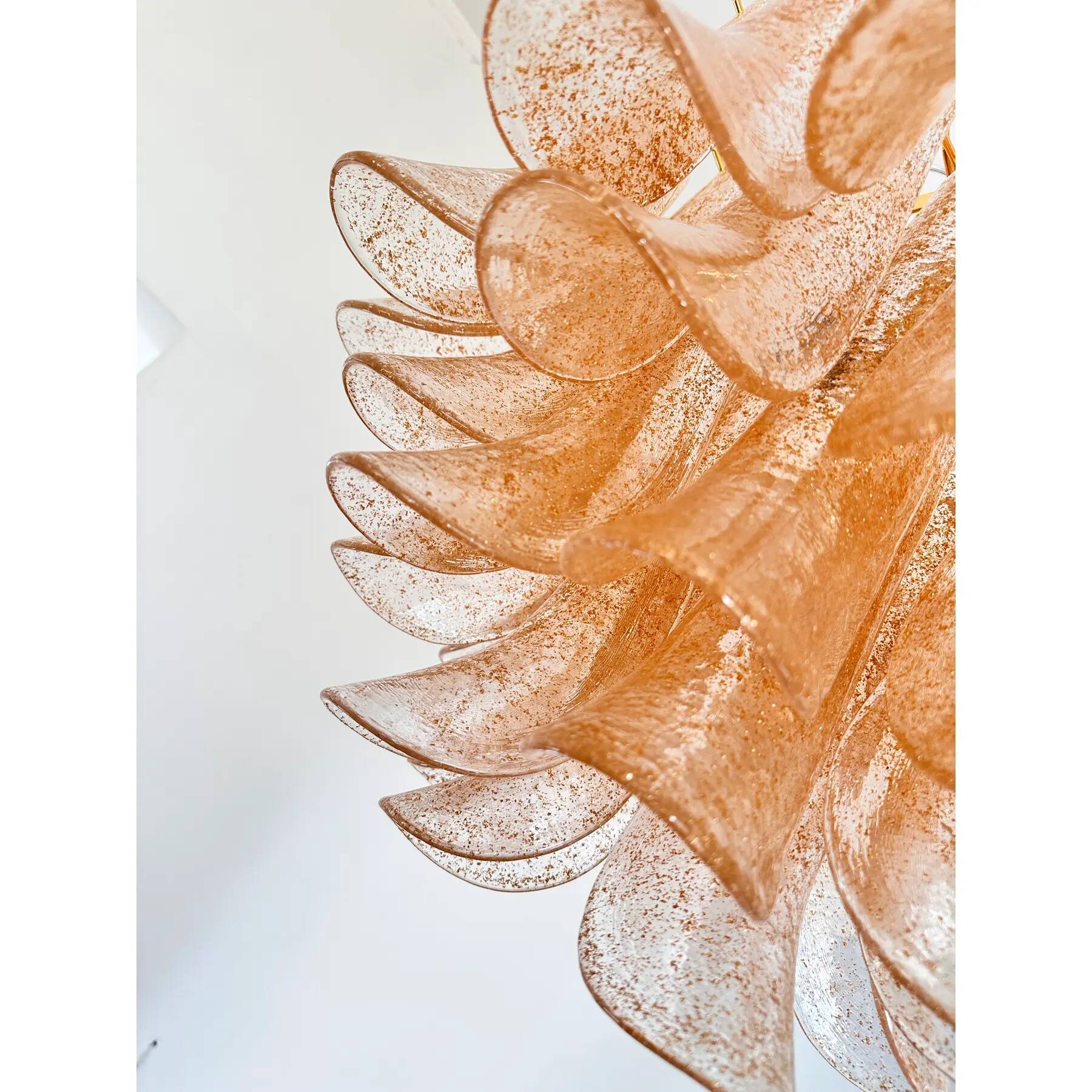 Contemporary Clear and Gold “Petali-Selle” Murano Glass Chandelier in Mazze