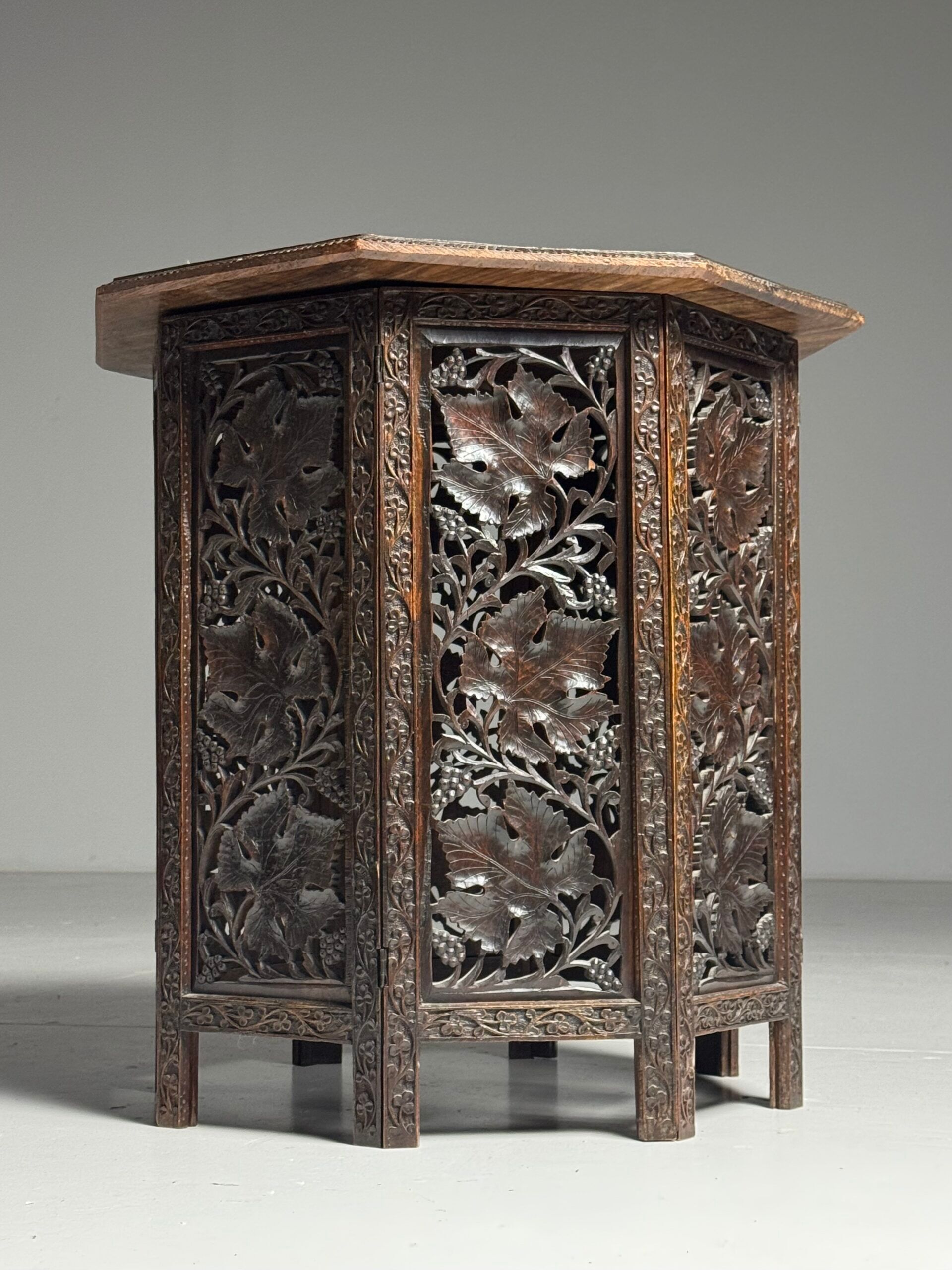 Table d'appoint anglo-indienne du 19e siècle
