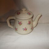 Vintage cream teapot maker